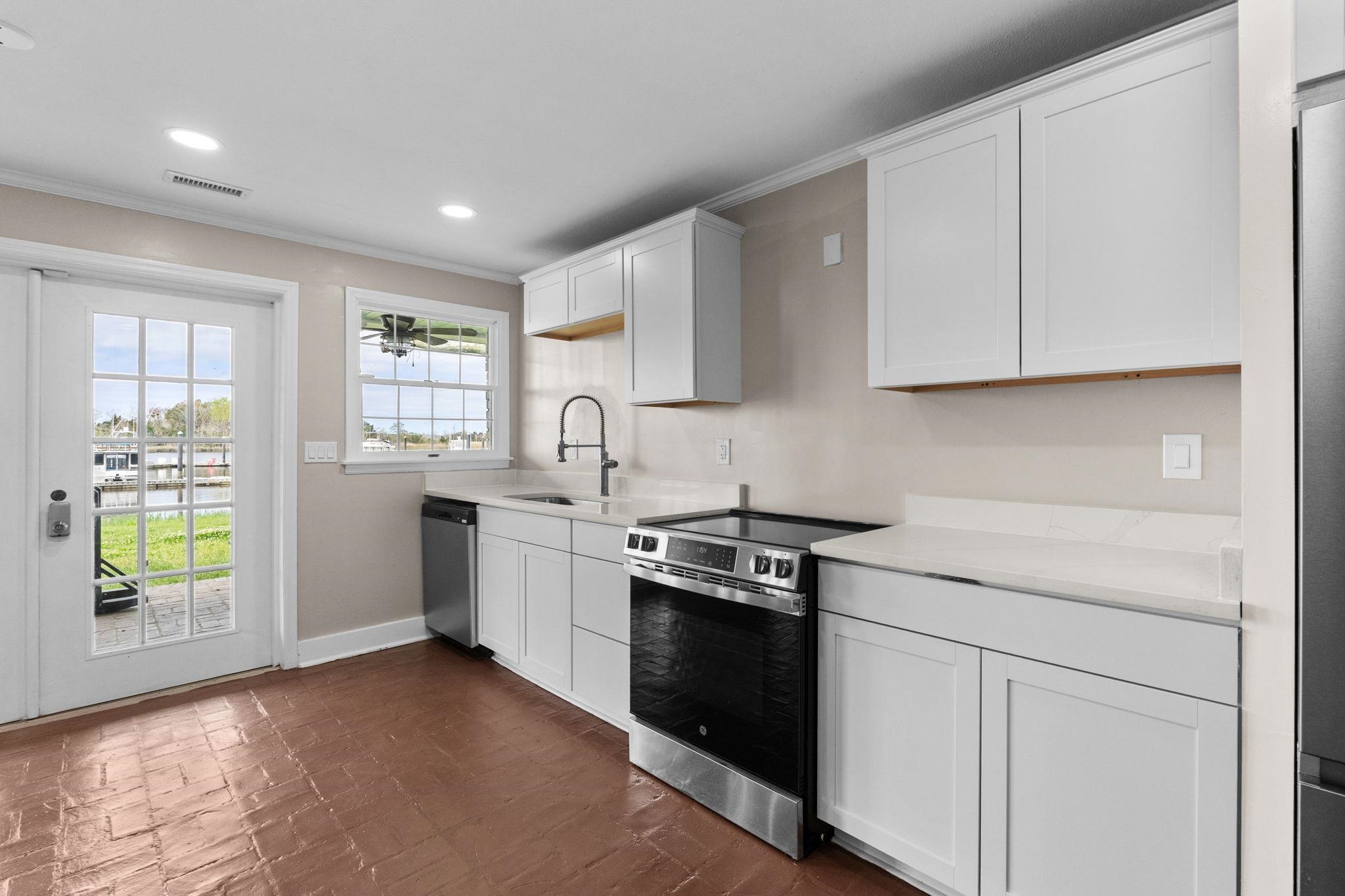 203 River St. Property Photo 16