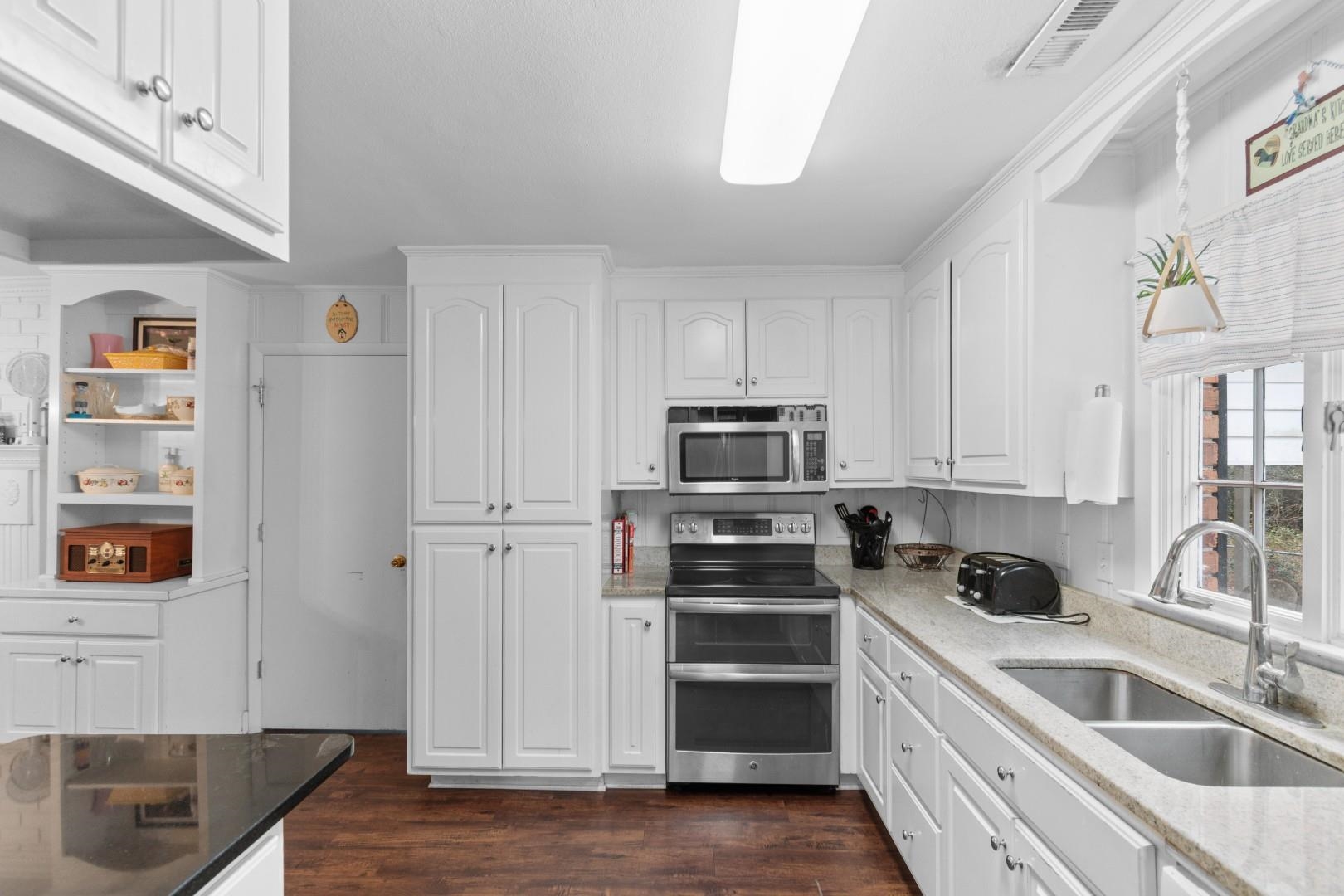 152 Busbee St. Property Photo 3