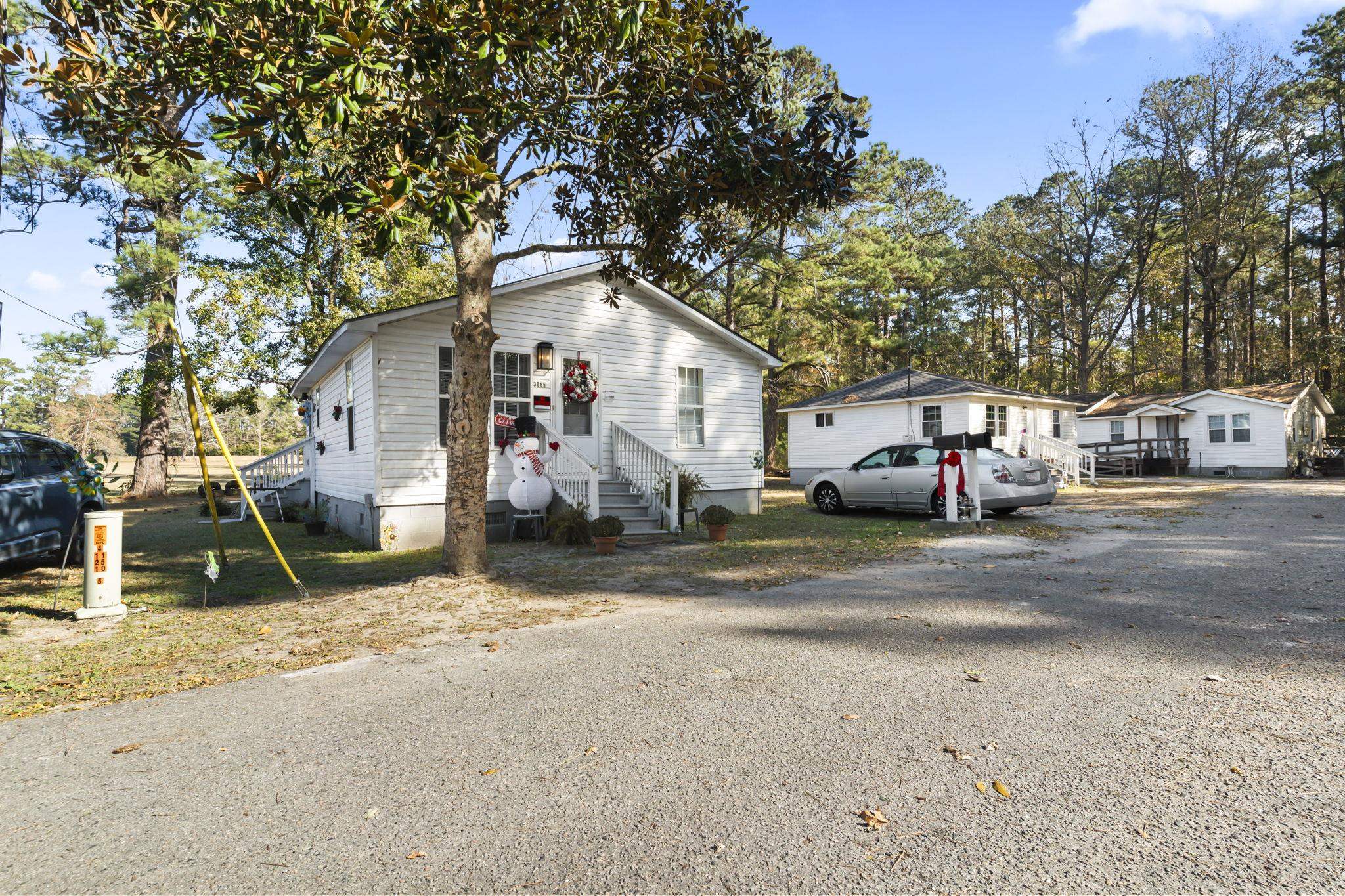 3055 Chestnut St. Property Photo 1
