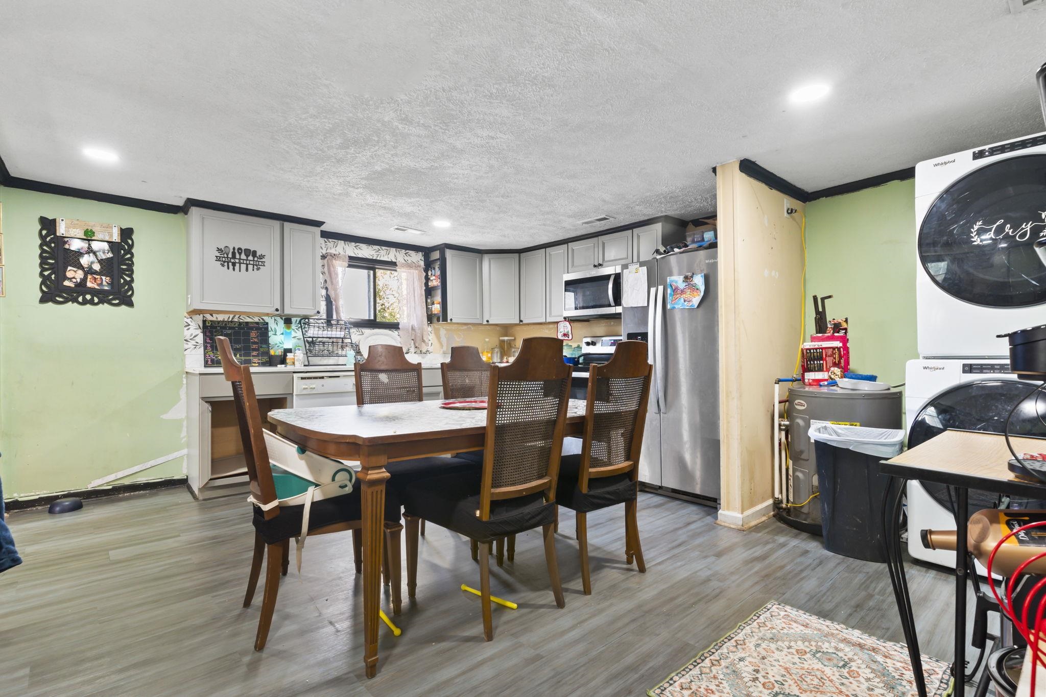 3055 Chestnut St. Property Photo 7