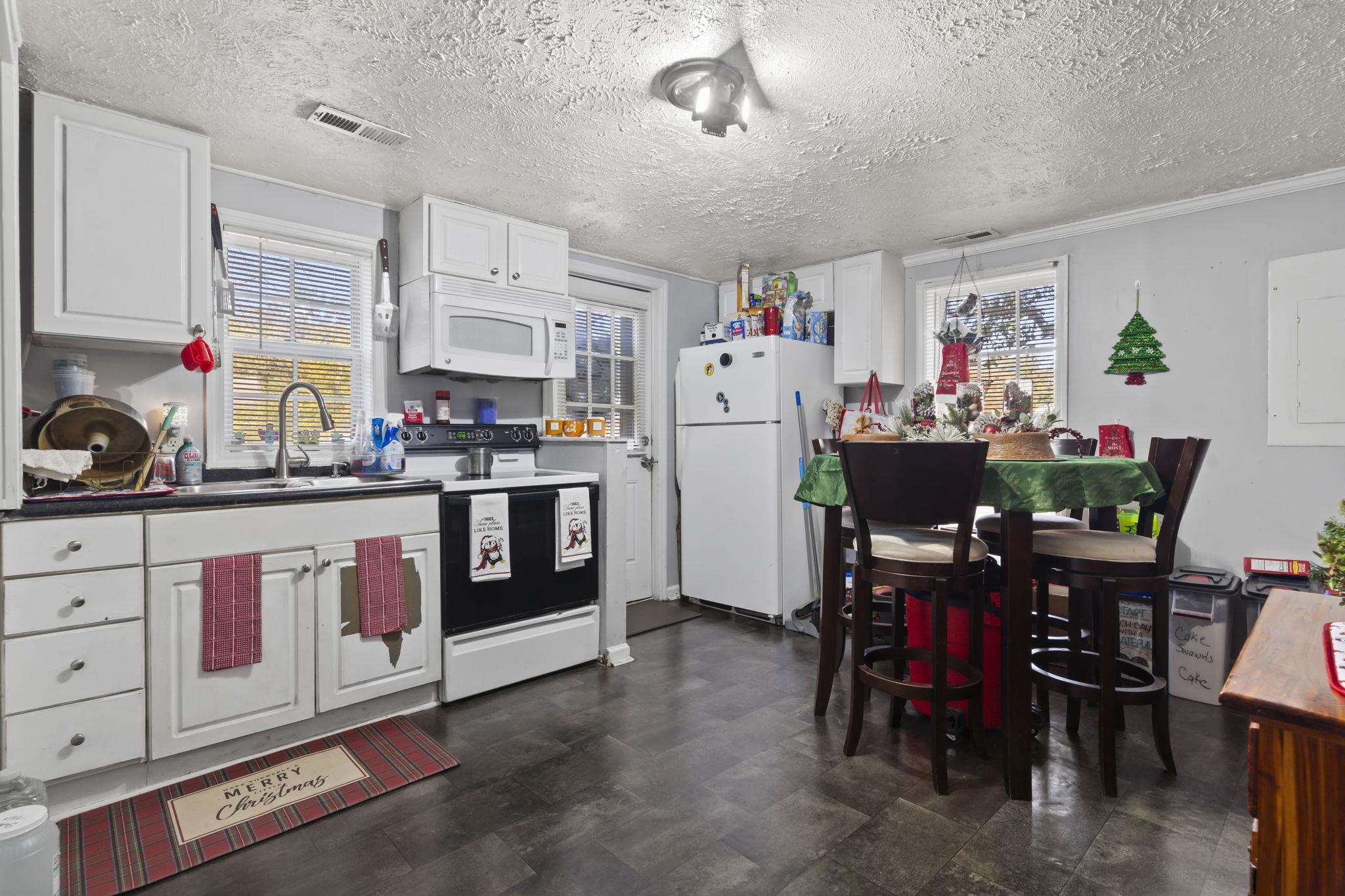 3055 Chestnut St. Property Photo 14