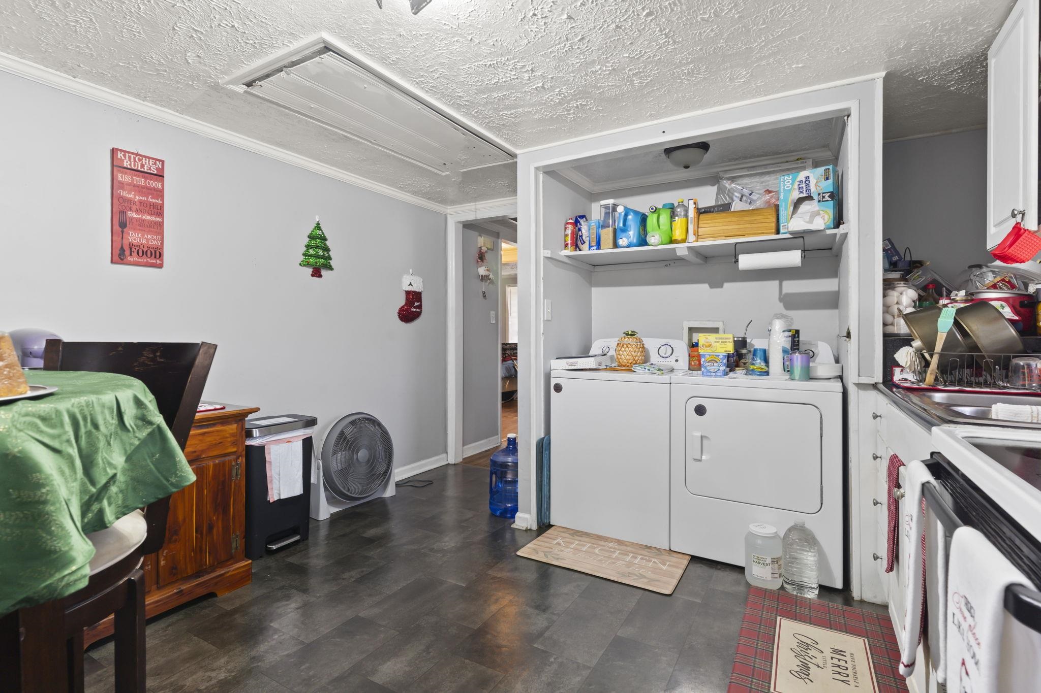 3055 Chestnut St. Property Photo 15