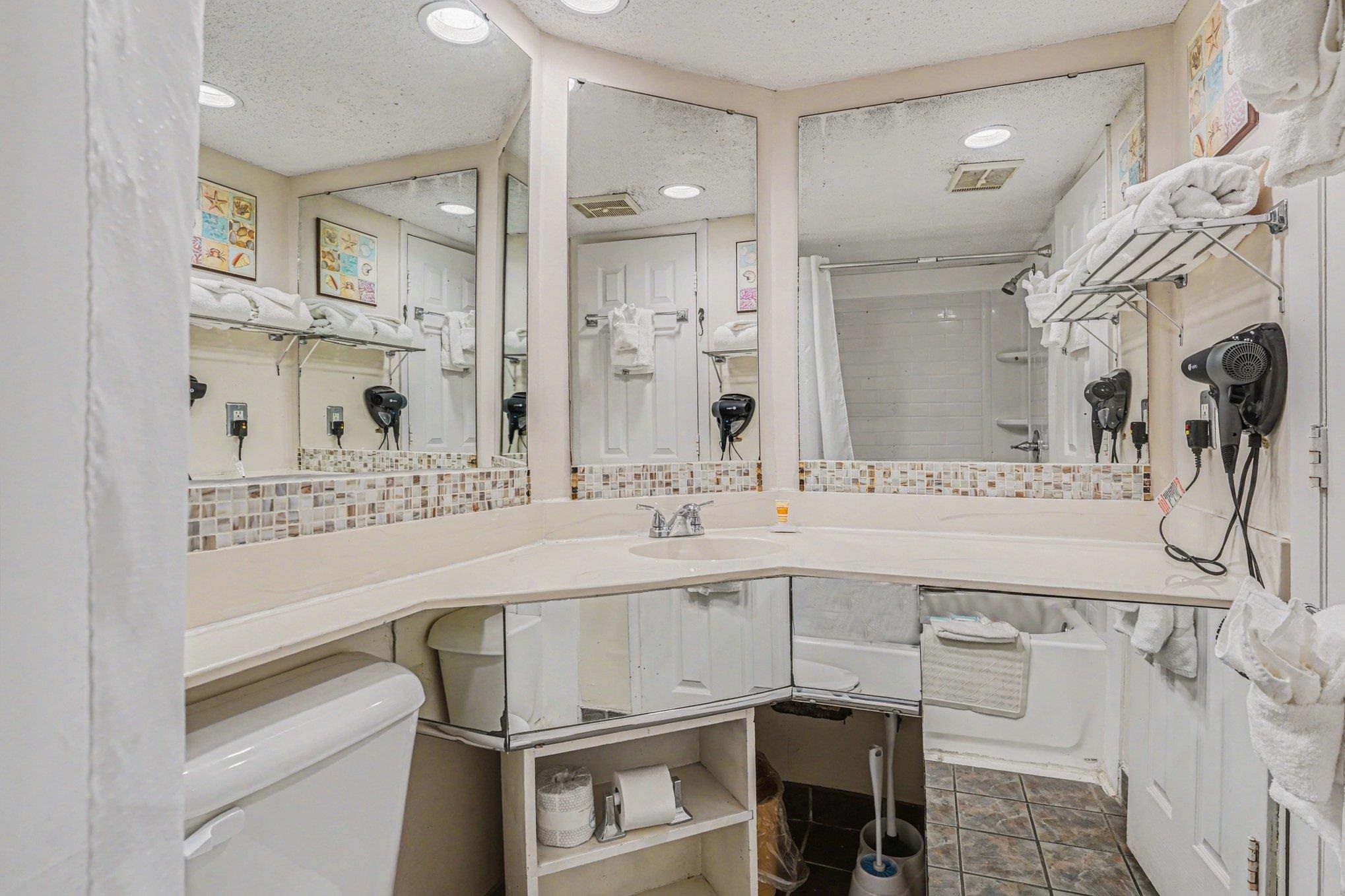 2406 N Ocean Blvd. Property Photo 18
