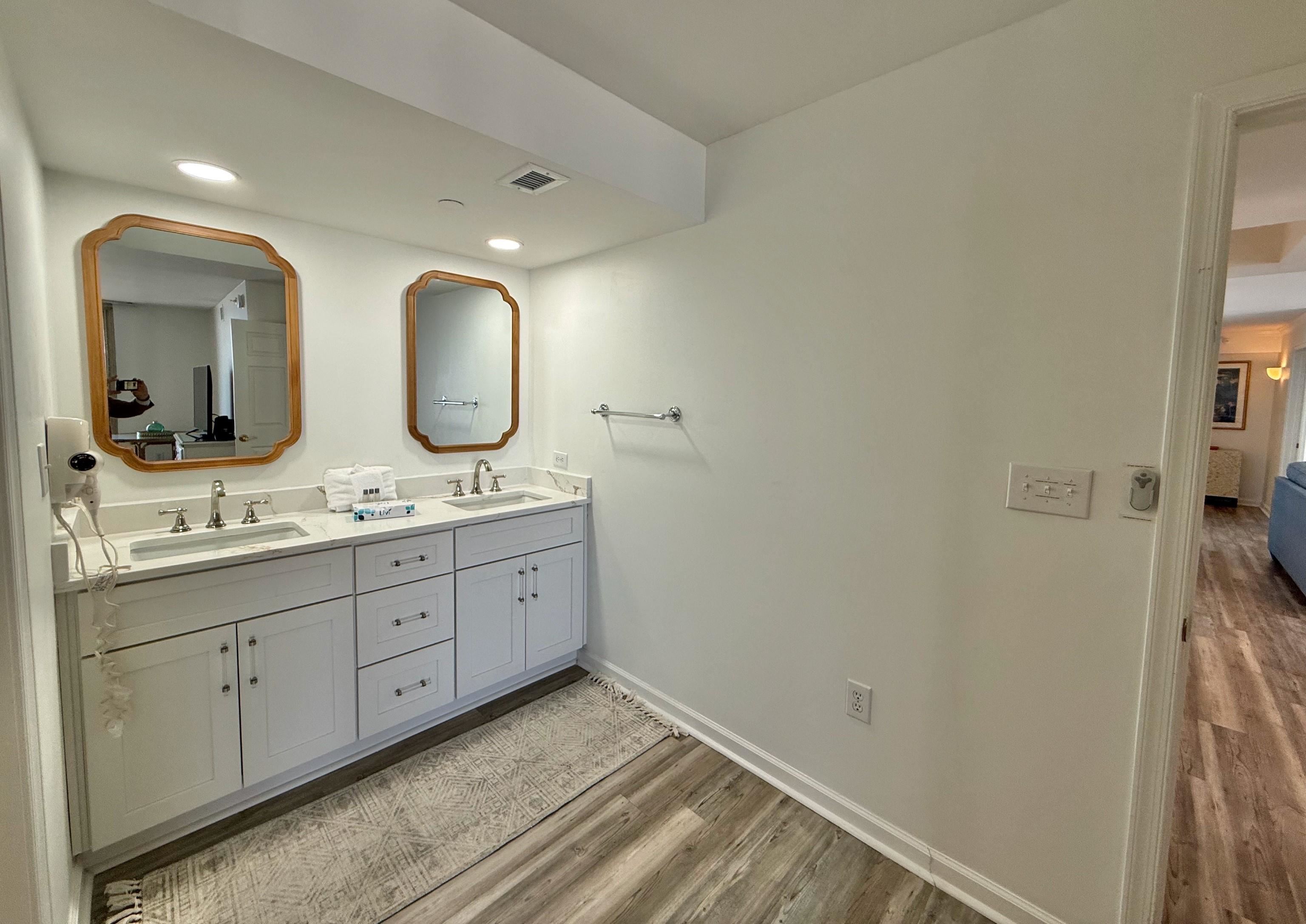 8560 Queensway Blvd. Property Photo 27