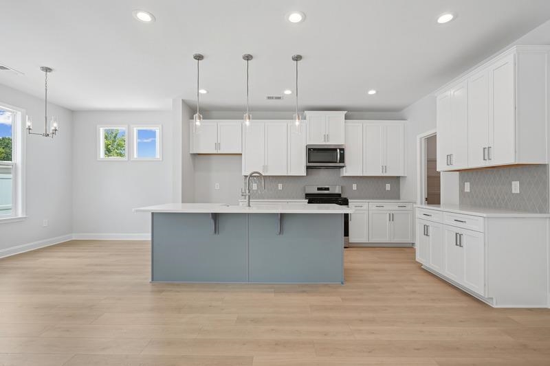 2444 Hillbourne Loop Property Photo 4
