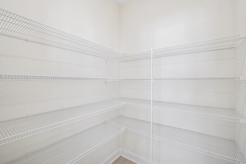 2444 Hillbourne Loop Property Photo 6