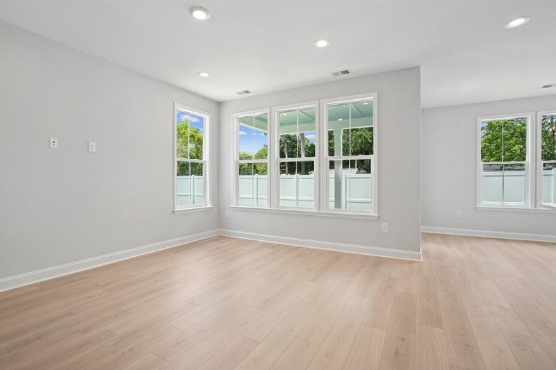 2444 Hillbourne Loop Property Photo 7
