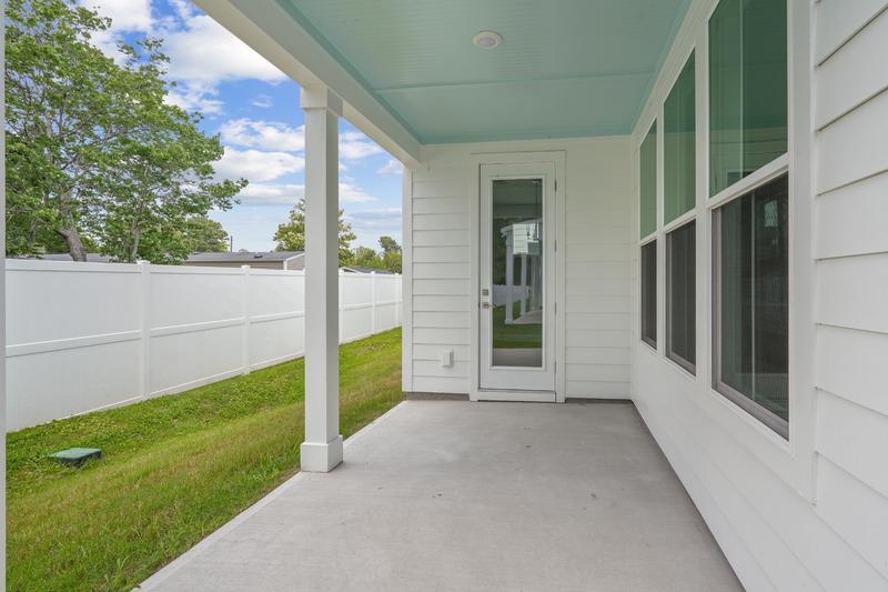 2444 Hillbourne Loop Property Photo 9