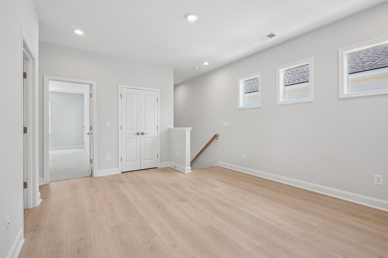 2444 Hillbourne Loop Property Photo 11