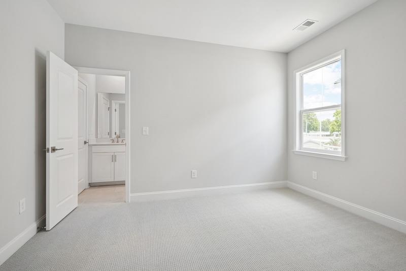 2444 Hillbourne Loop Property Photo 17