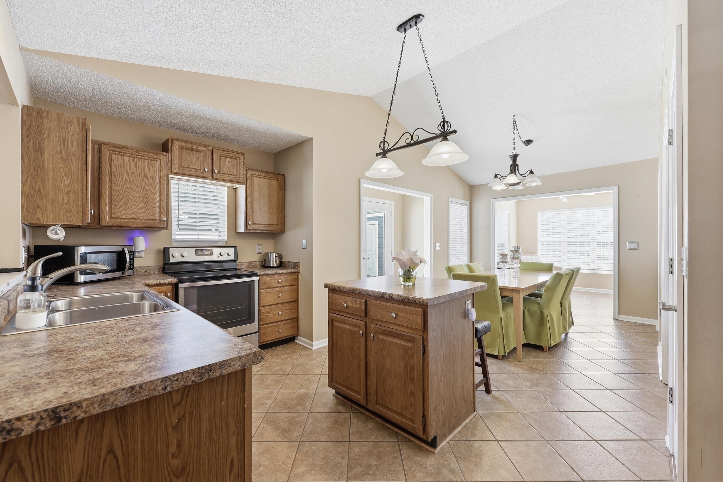 117 Edwards Ln. Property Photo 6