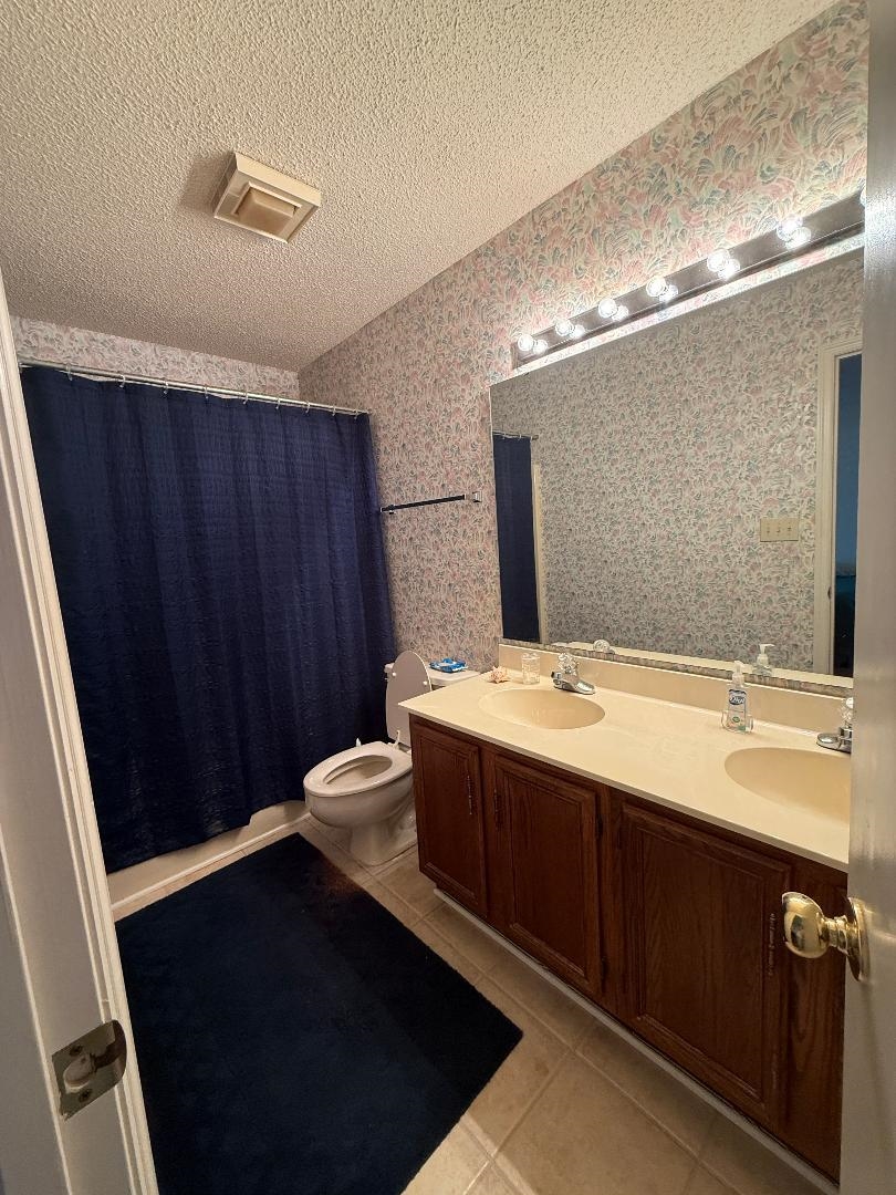 1026 Red Tree Circle Property Photo 10