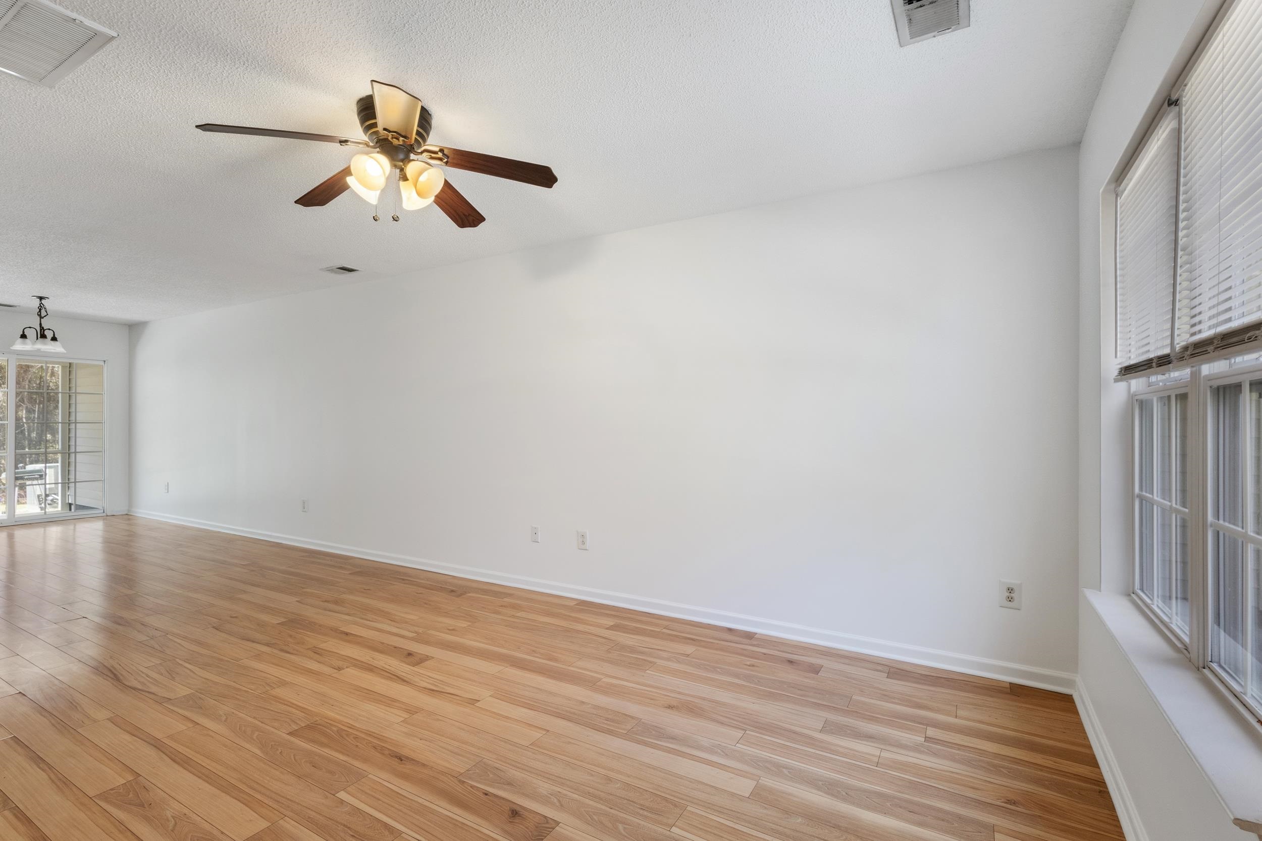 453 Seabert Rd. Property Photo 6