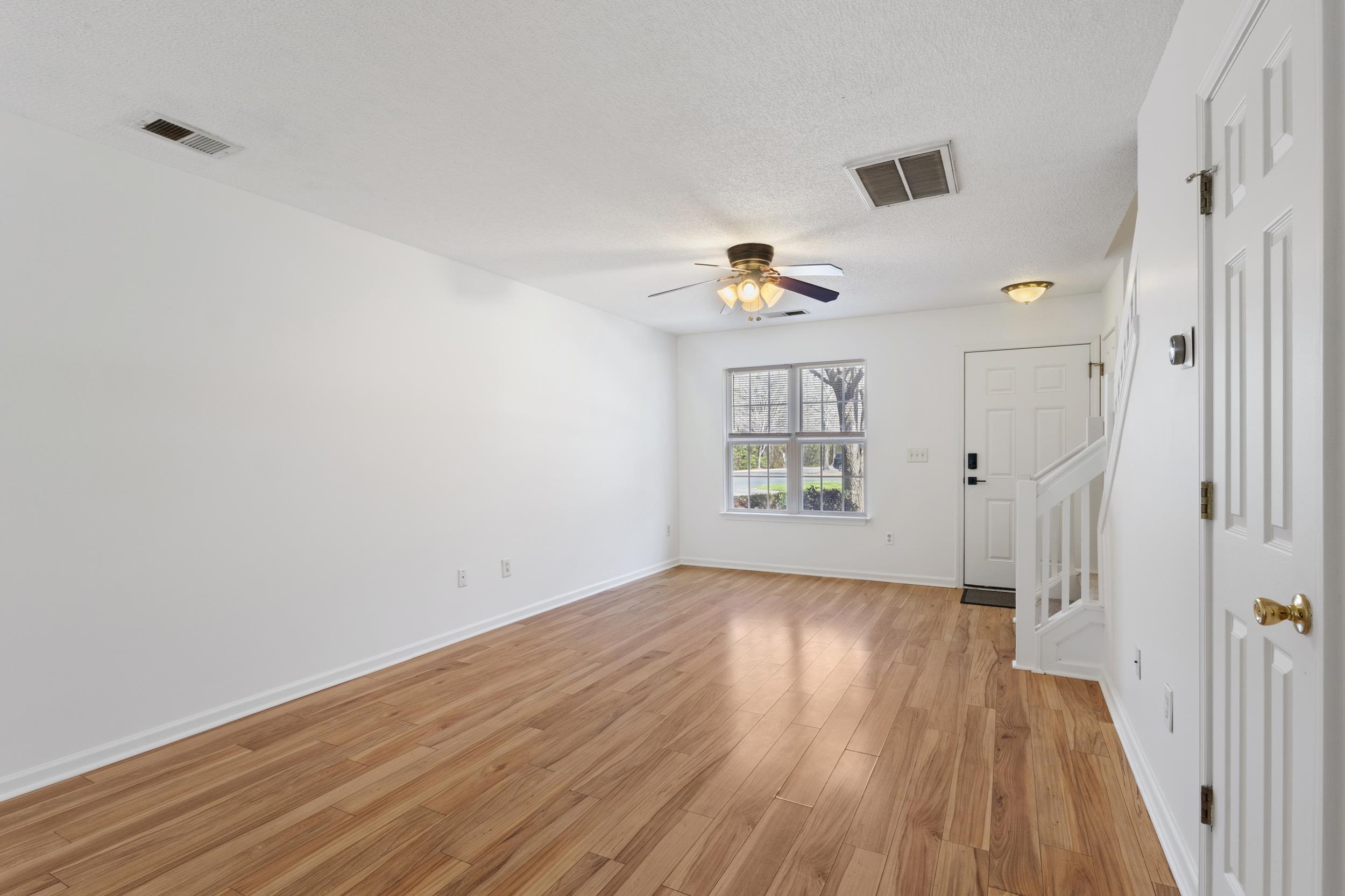 453 Seabert Rd. Property Photo 7