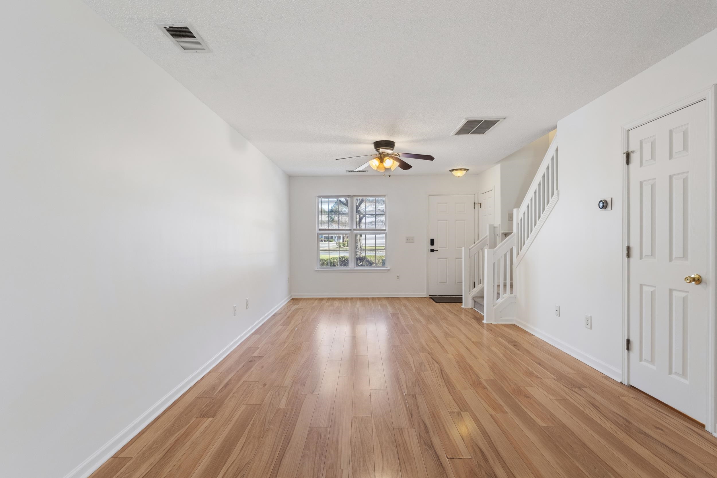 453 Seabert Rd. Property Photo 8