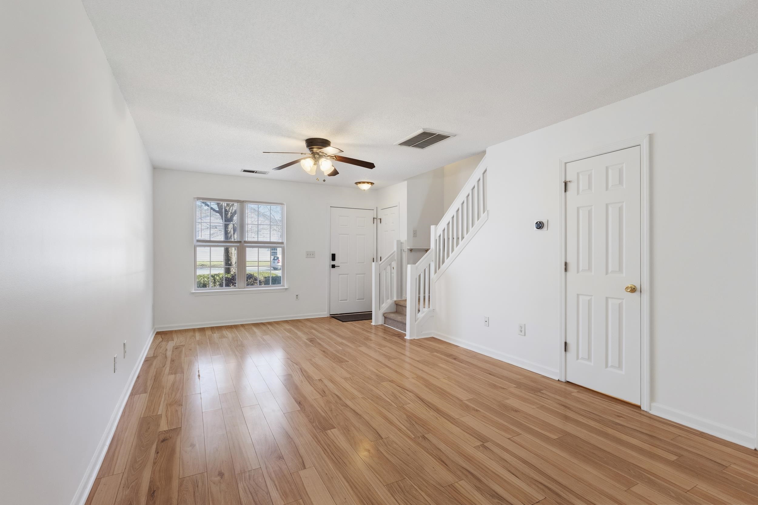 453 Seabert Rd. Property Photo 9