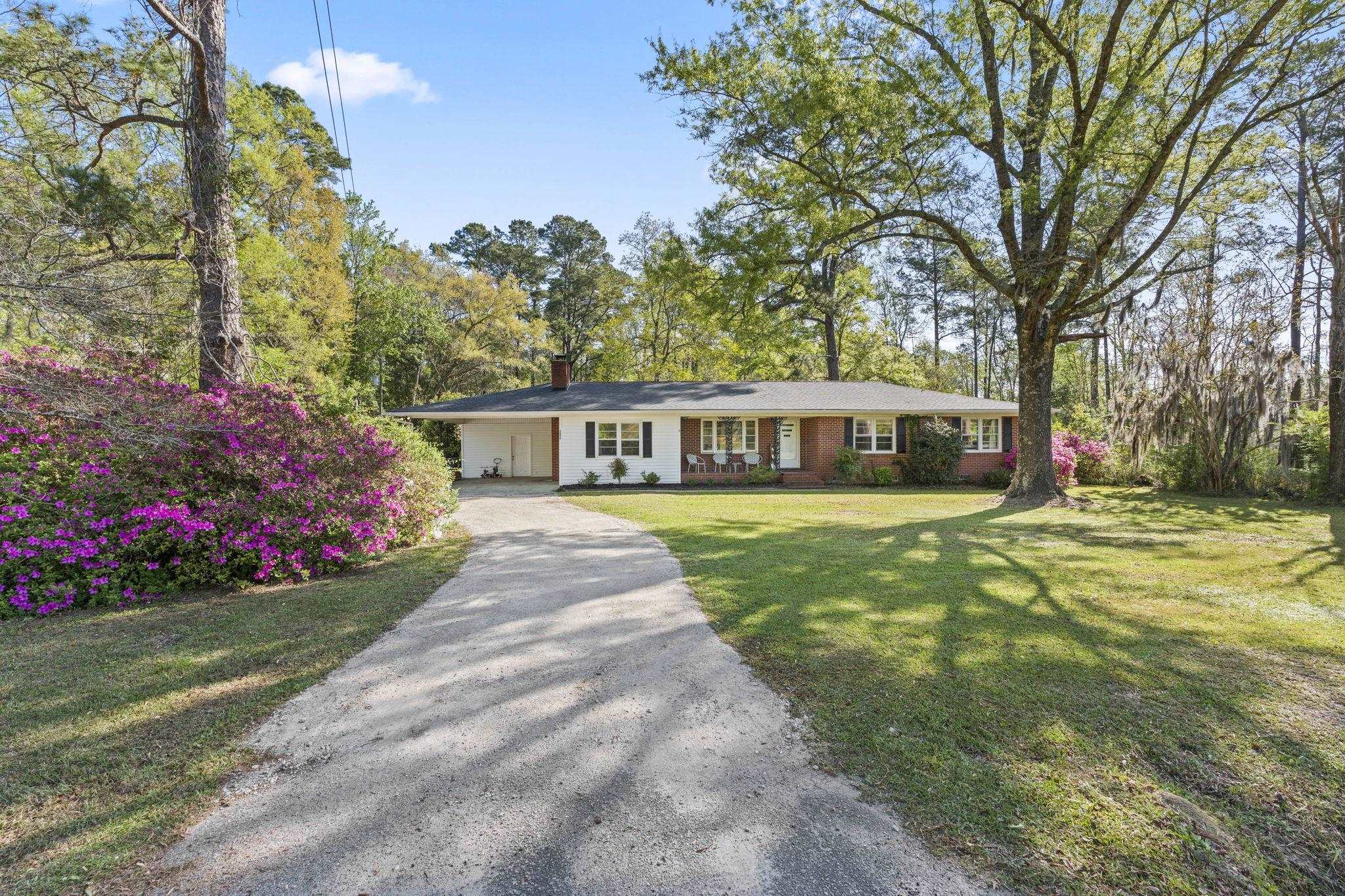 2090 Little Lamb Rd. Property Photo 2