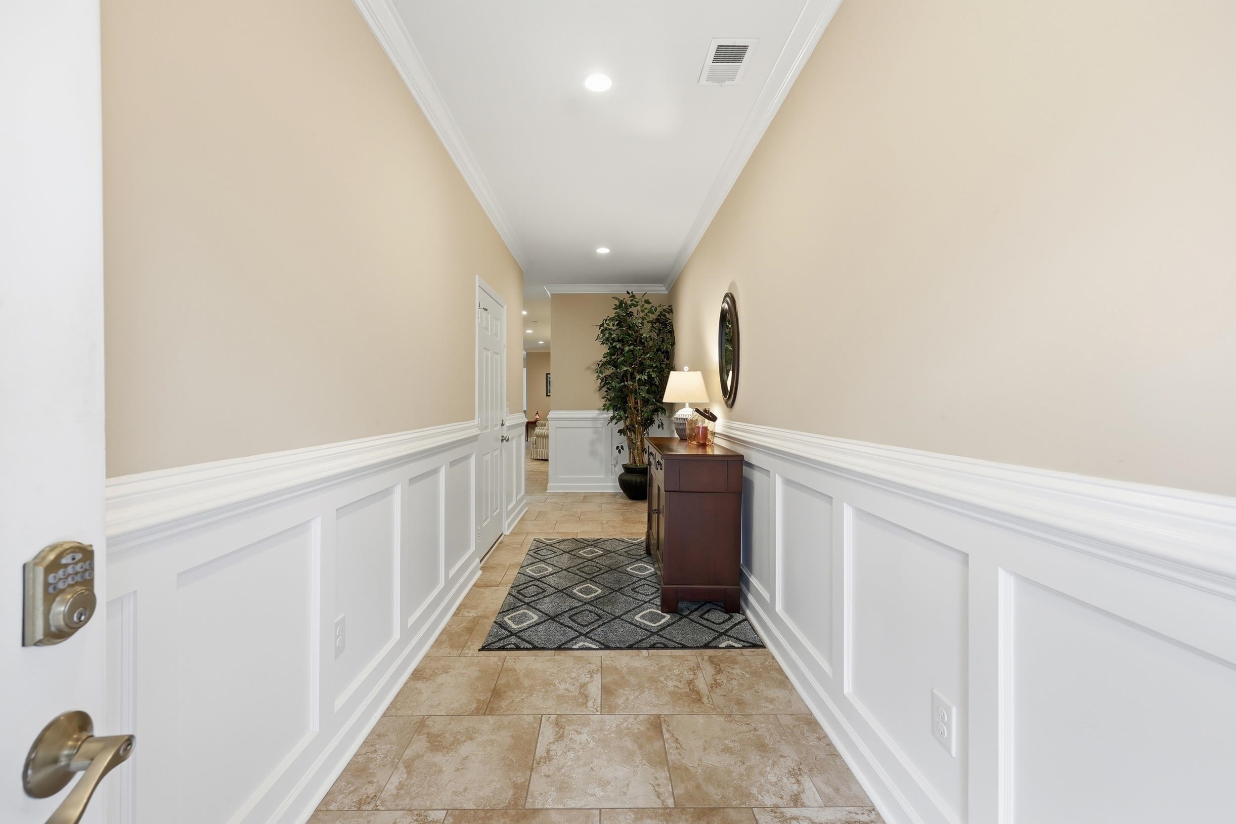 122 Oyster Bay Dr. Property Photo 8