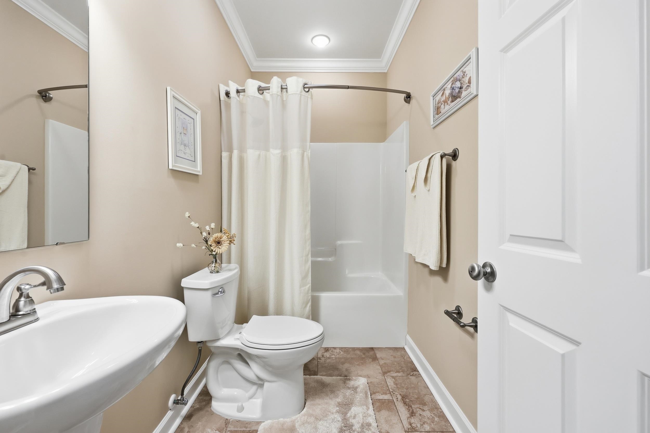 122 Oyster Bay Dr. Property Photo 12