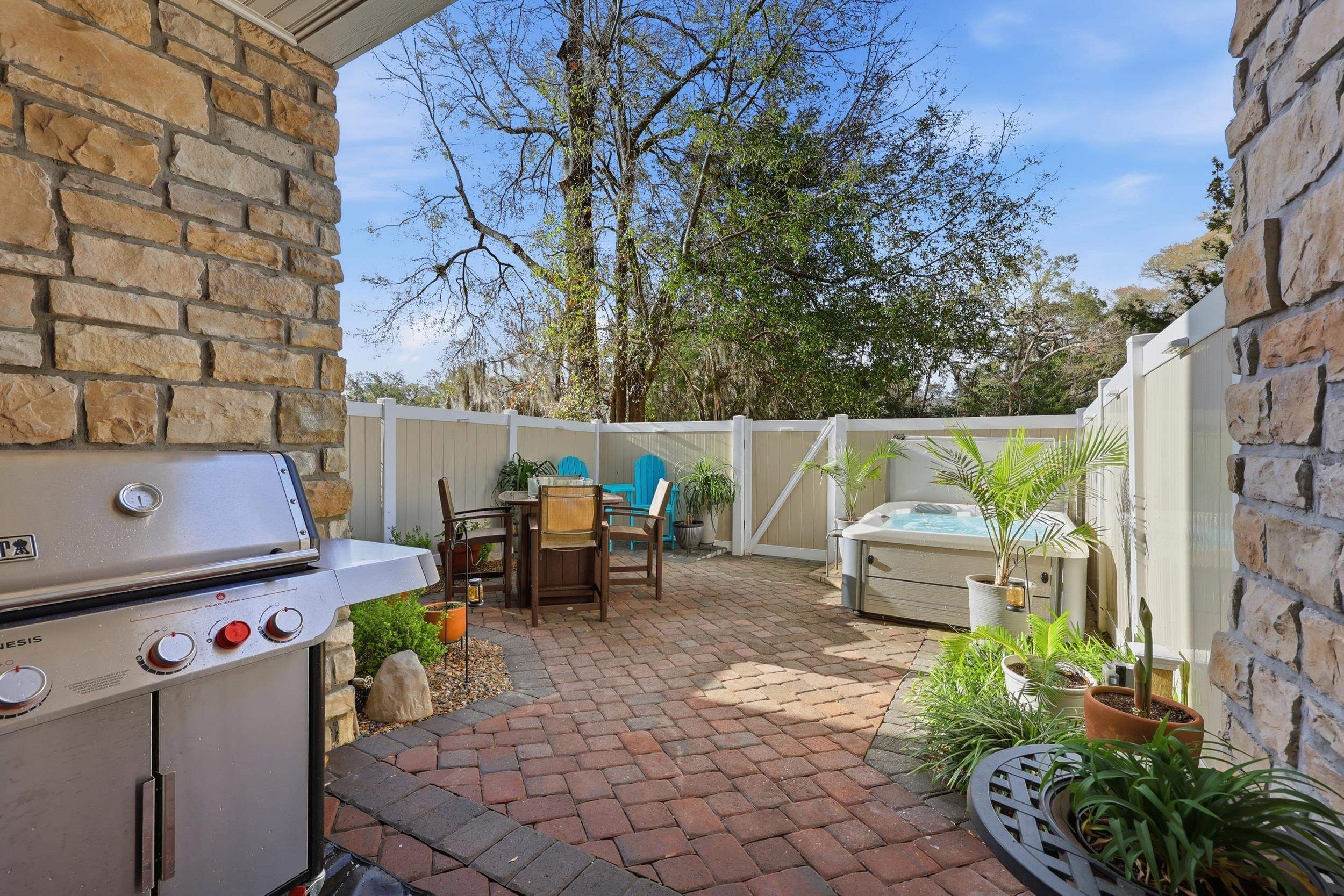 122 Oyster Bay Dr. Property Photo 15