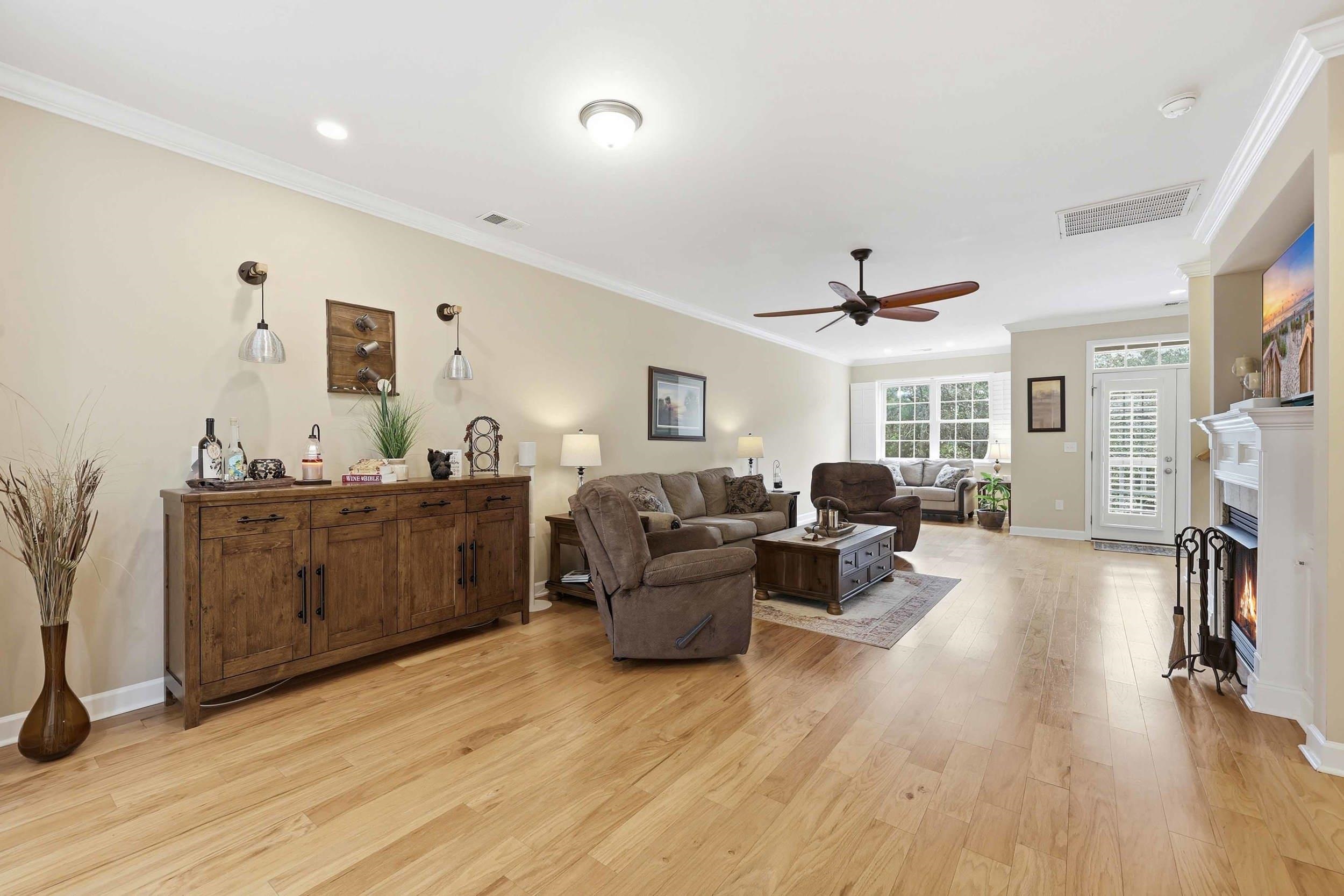 122 Oyster Bay Dr. Property Photo 17