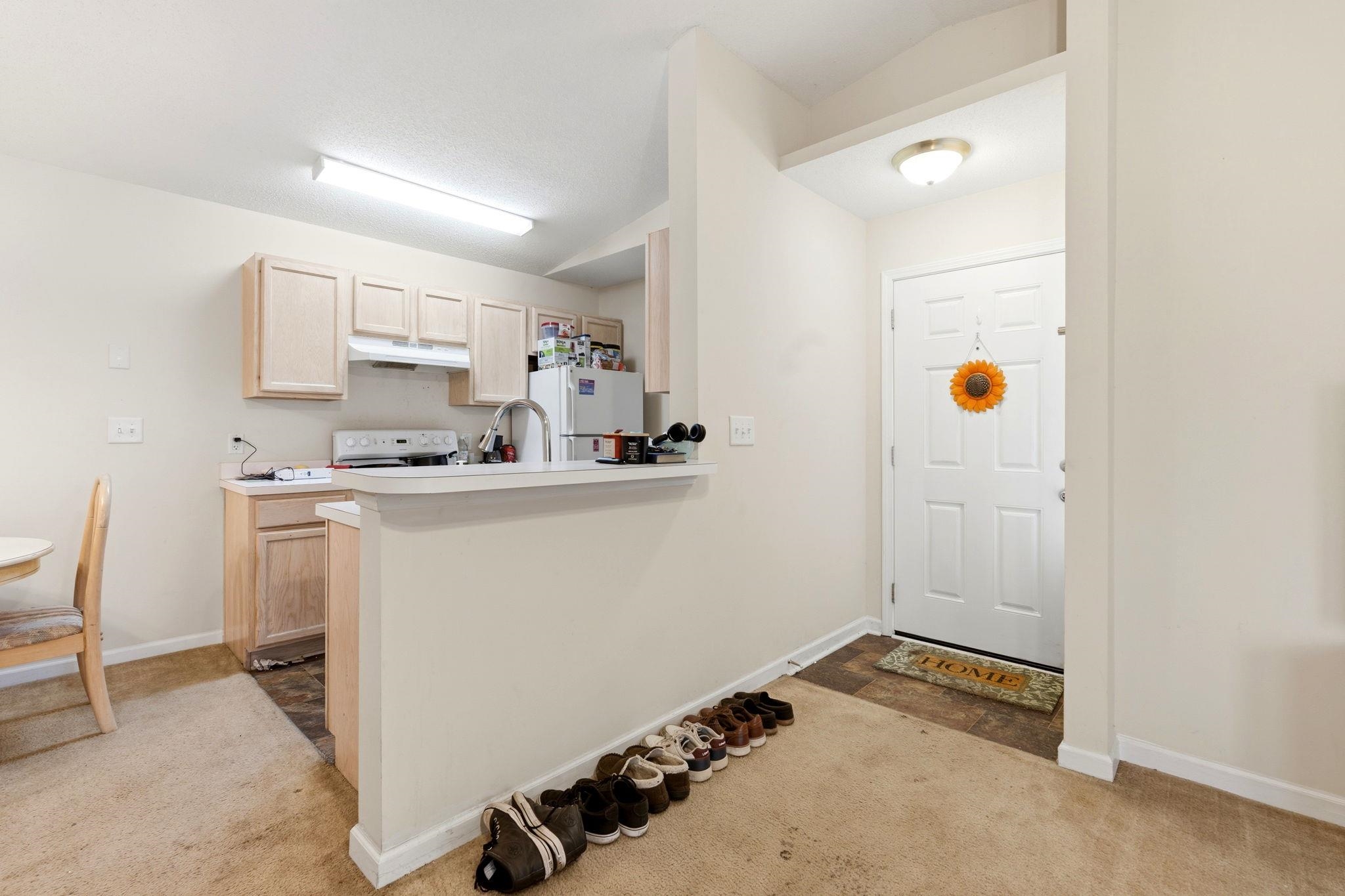 2280 Andover Dr. Property Photo 6
