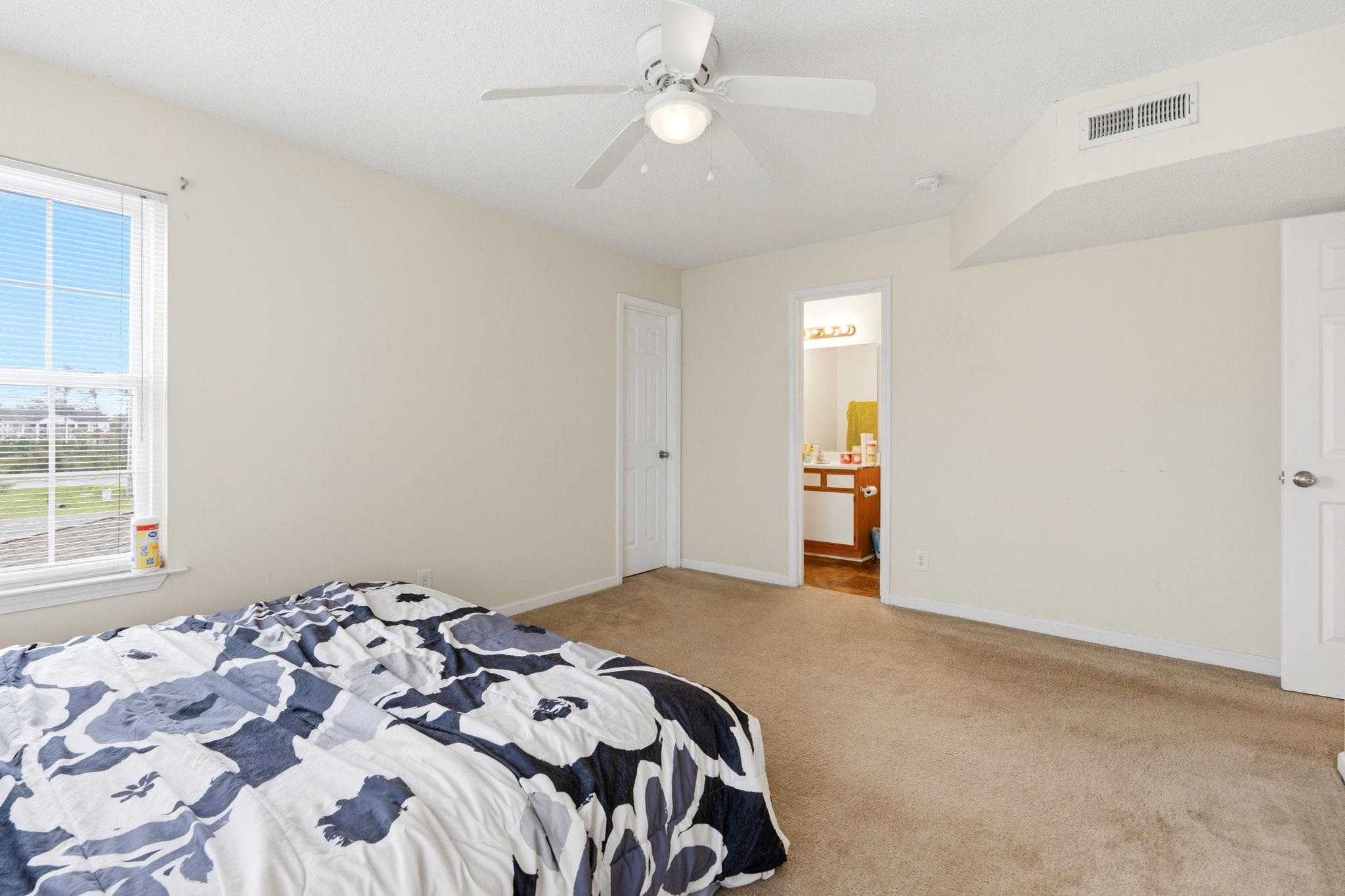 2280 Andover Dr. Property Photo 14