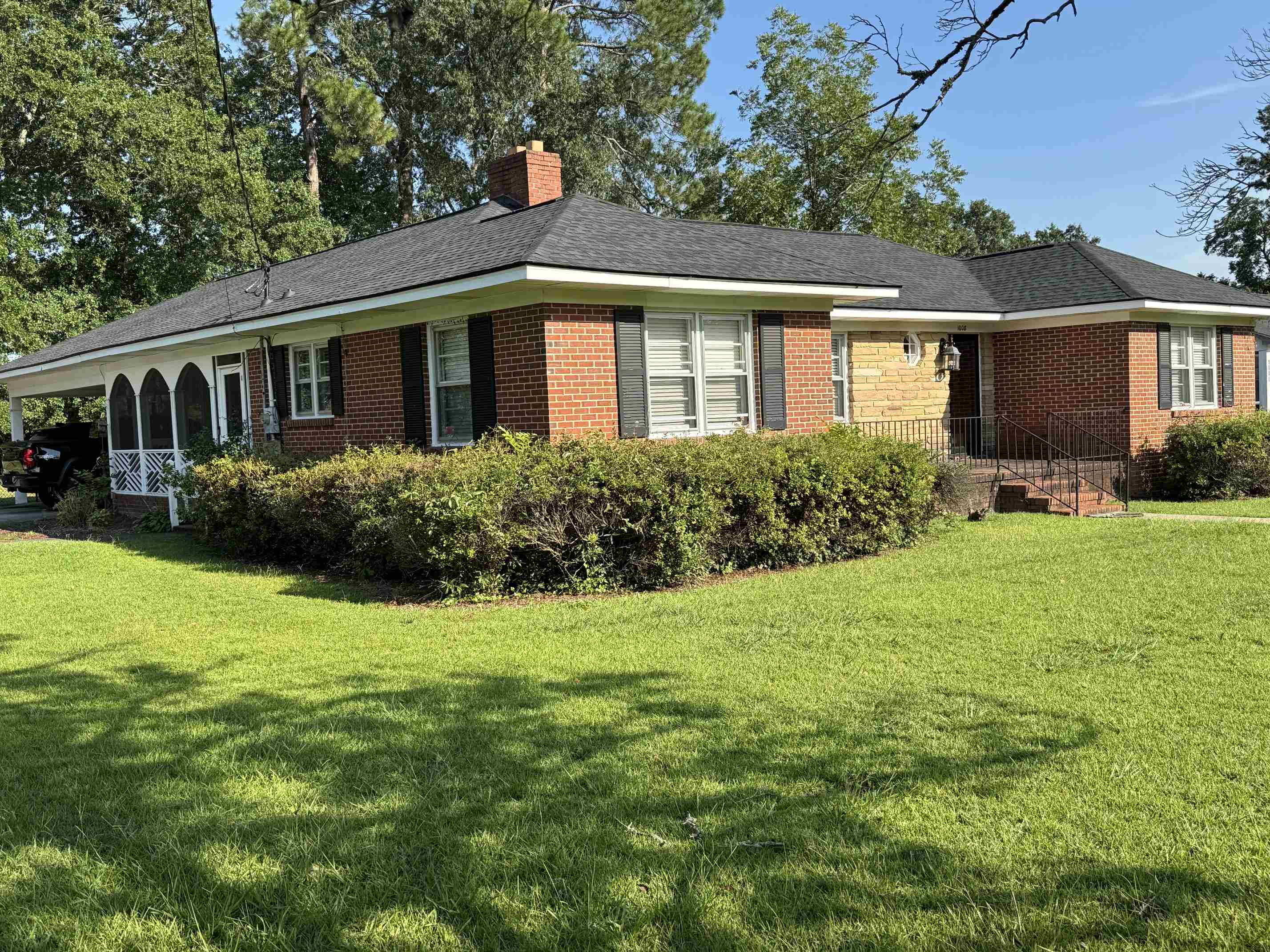 1008 N Withlacoochee Ave. Property Photo 2