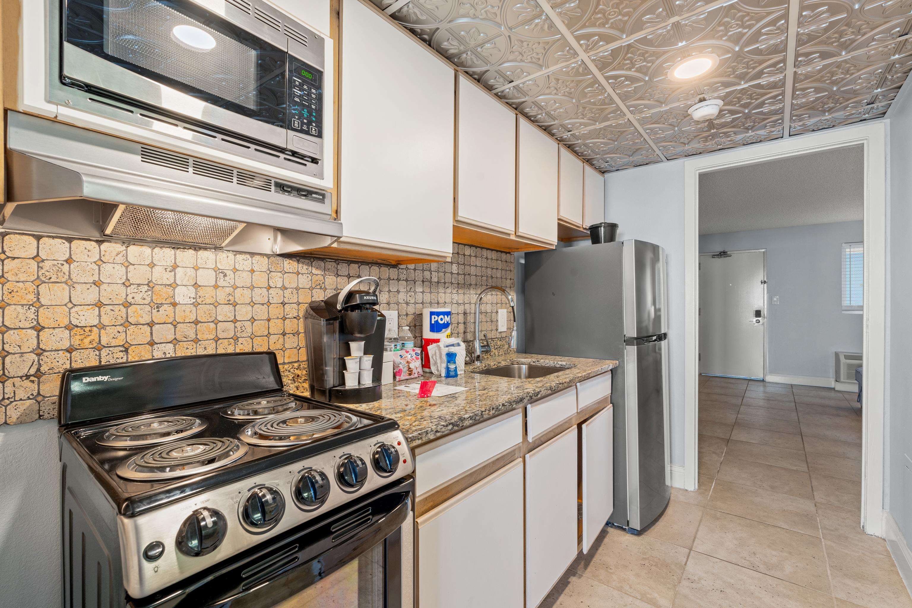 2300 Ocean Blvd. N Property Photo 8