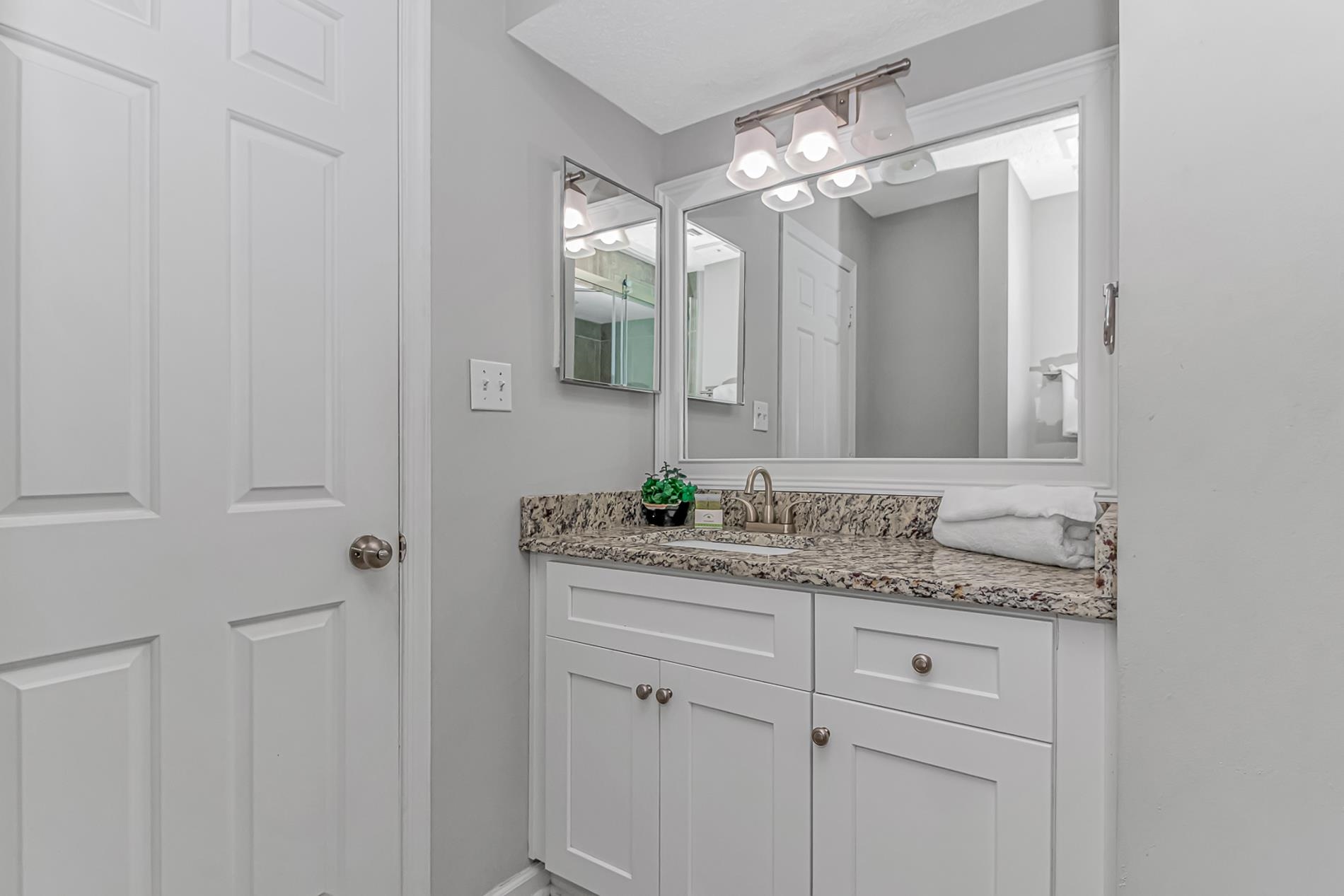 5523 N Ocean Blvd. Property Photo 12