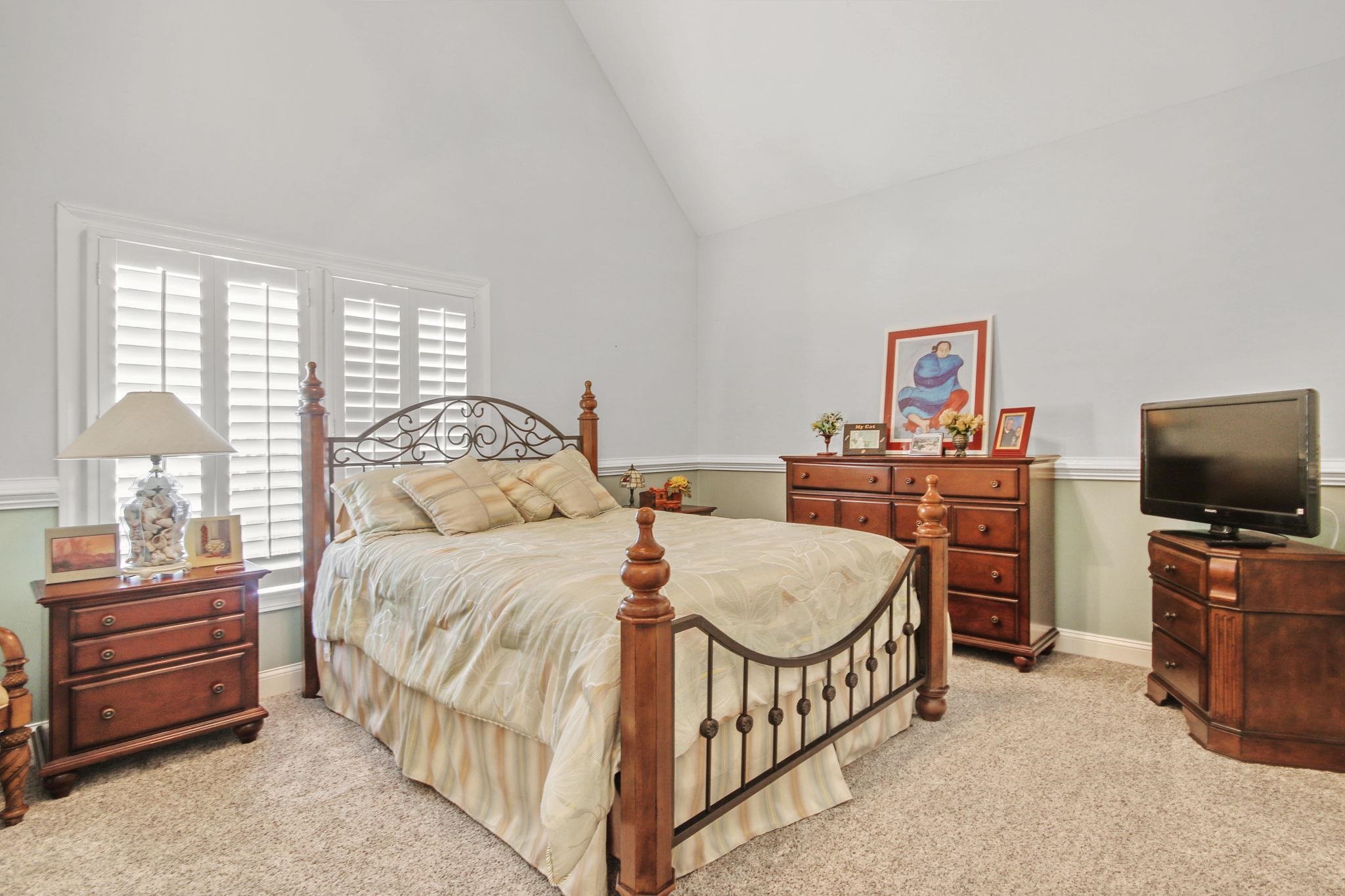 75 Haig Ct. Property Photo 25