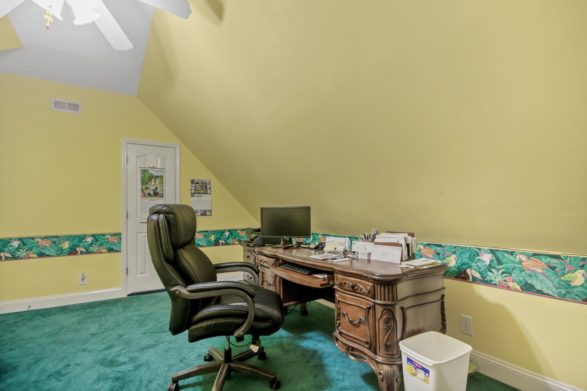75 Haig Ct. Property Photo 38