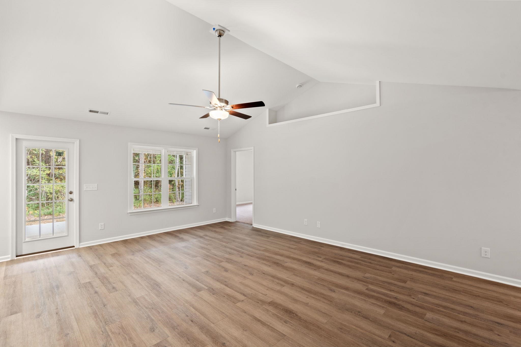 1158 W Business 9 Property Photo 2