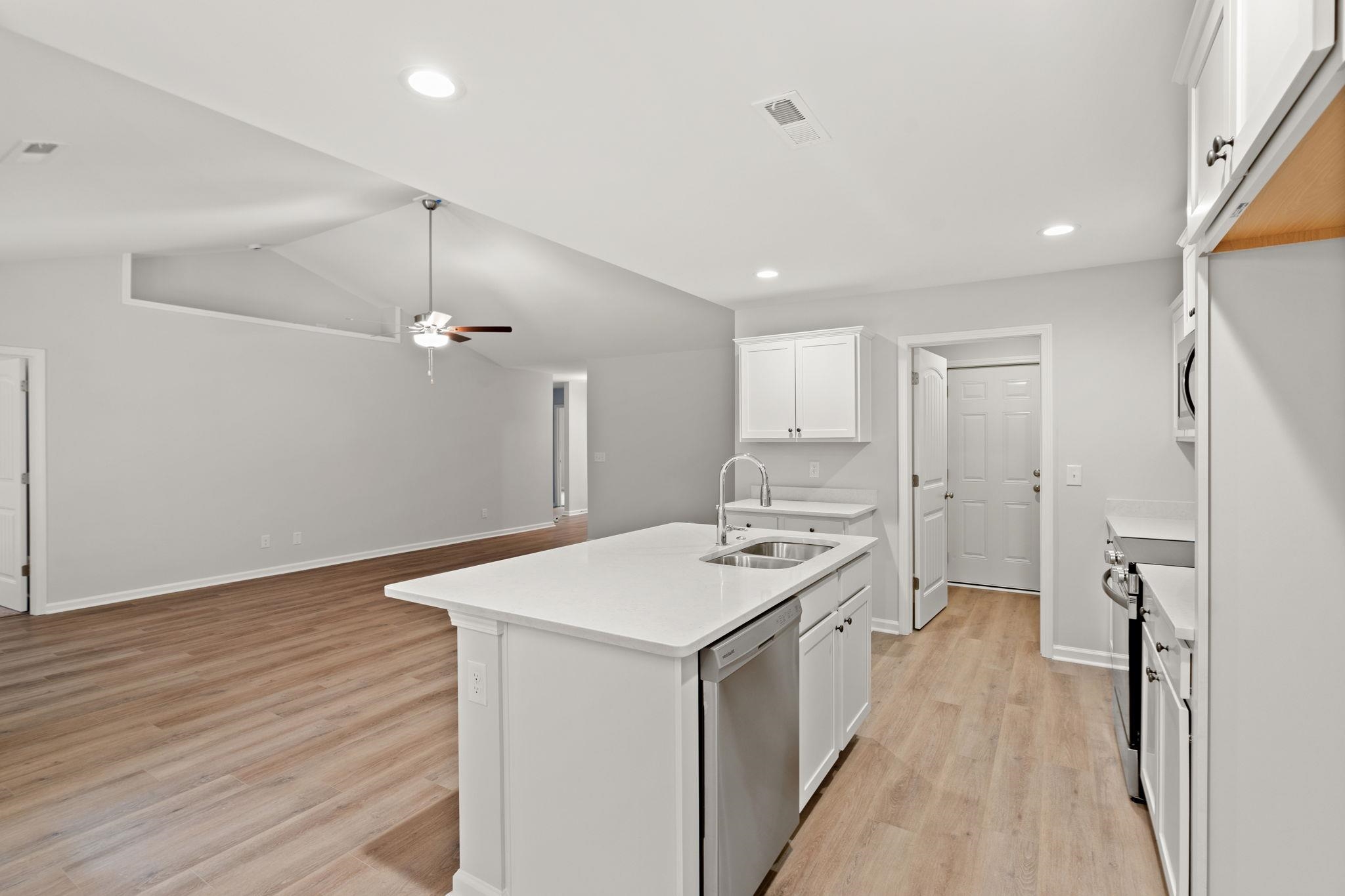 1158 W Business 9 Property Photo 3
