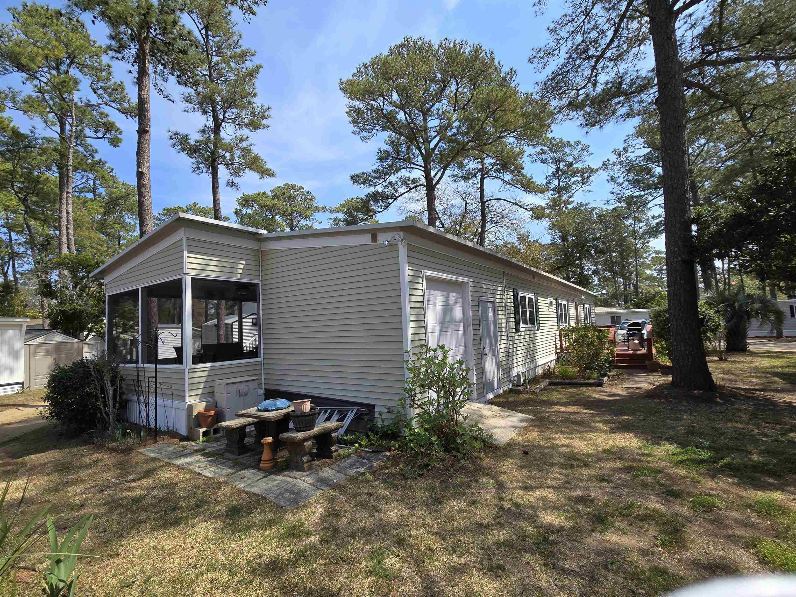 420 Delton Dr. Property Photo 3