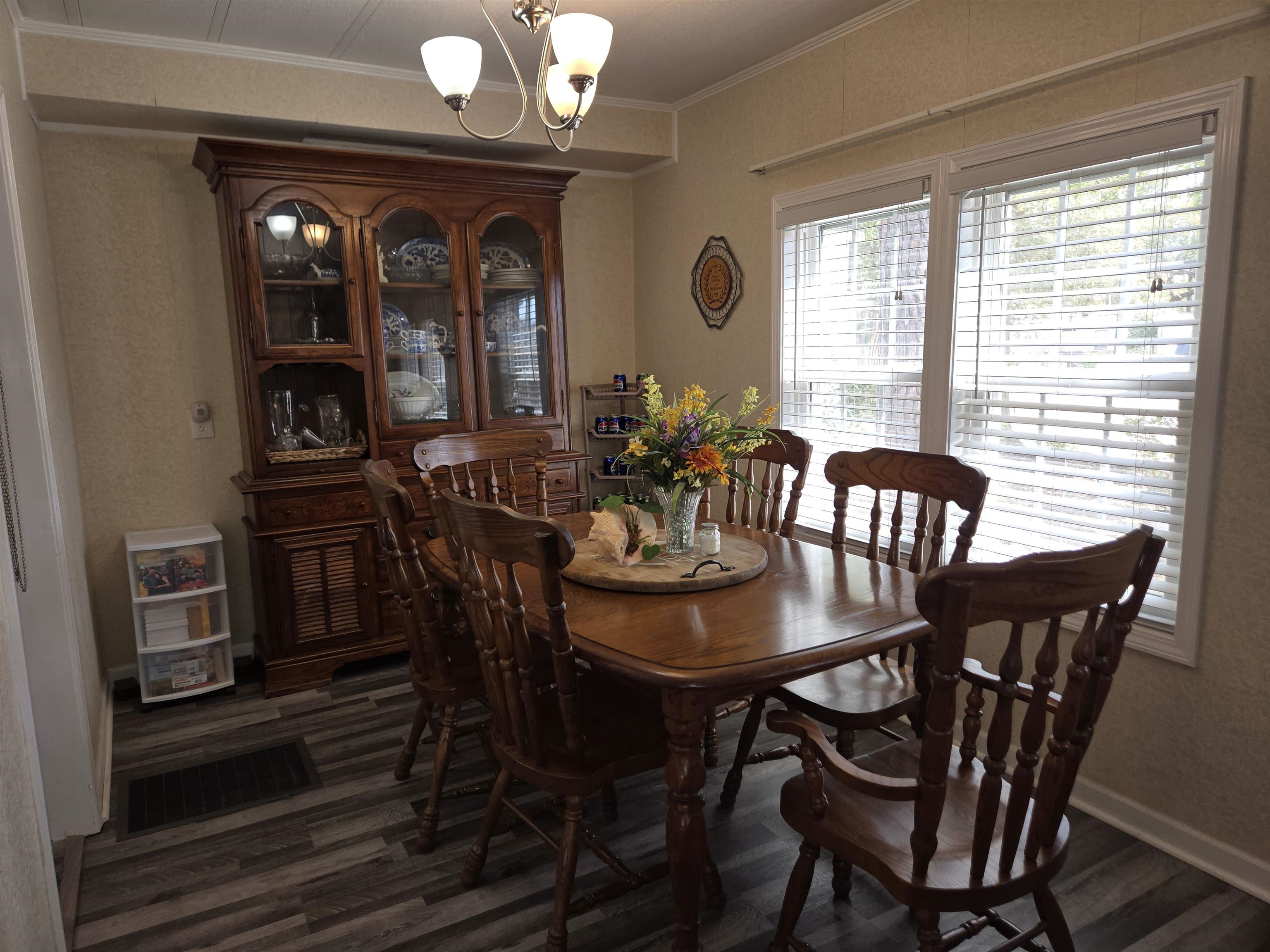 420 Delton Dr. Property Photo 10