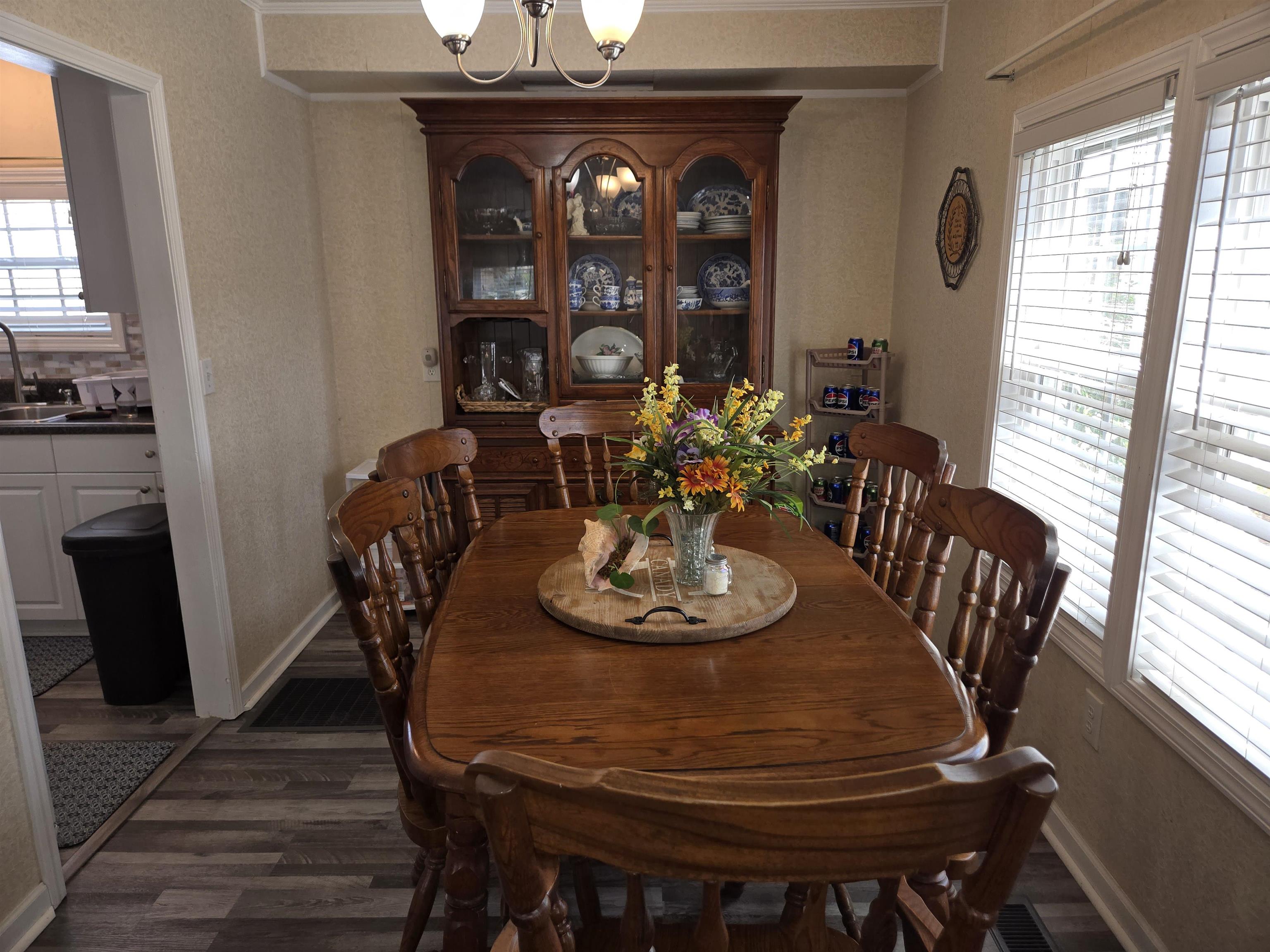 420 Delton Dr. Property Photo 11