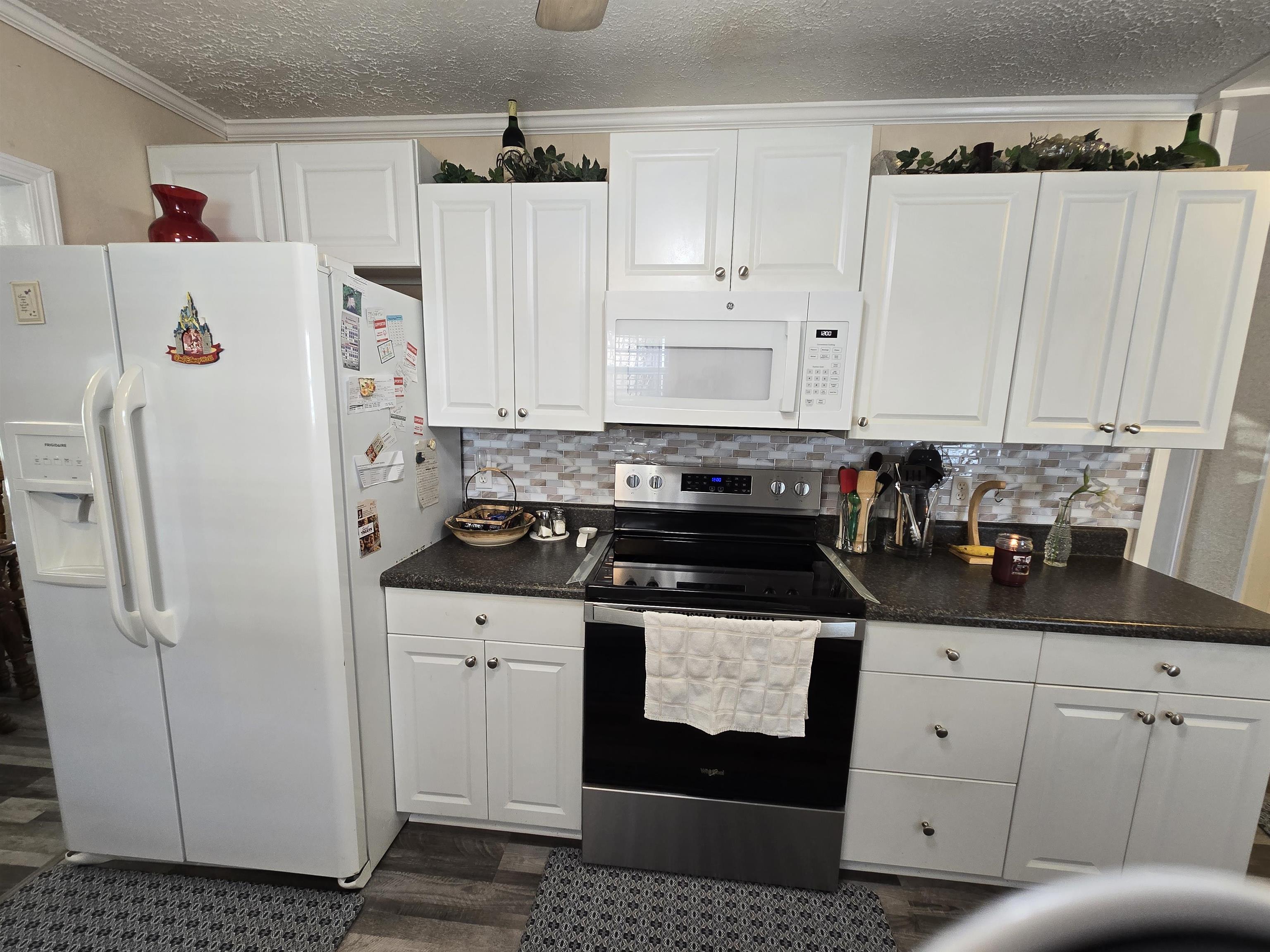 420 Delton Dr. Property Photo 13
