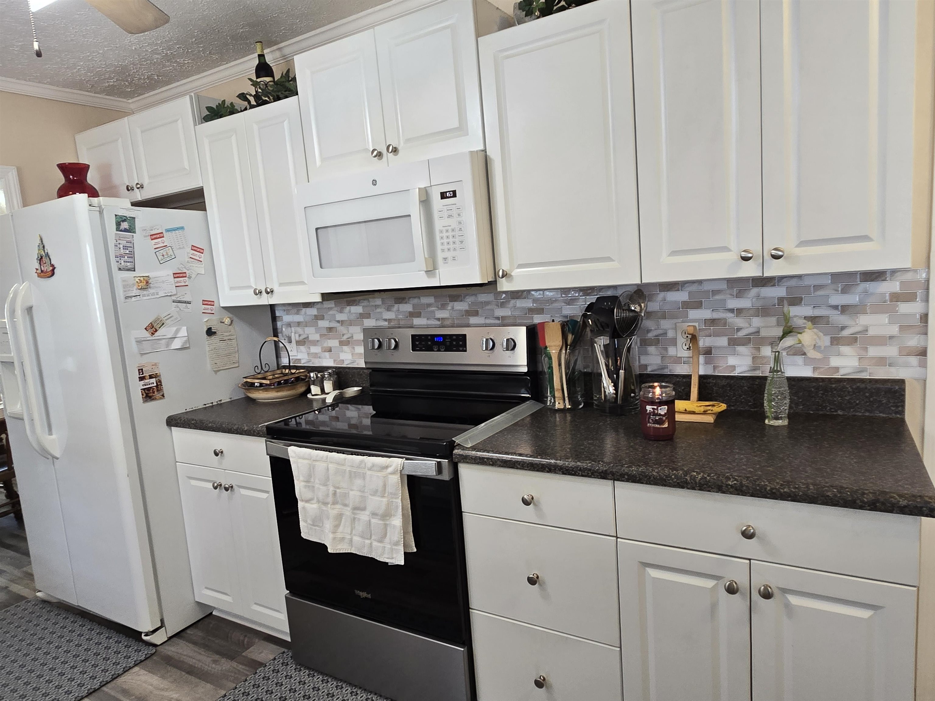 420 Delton Dr. Property Photo 14
