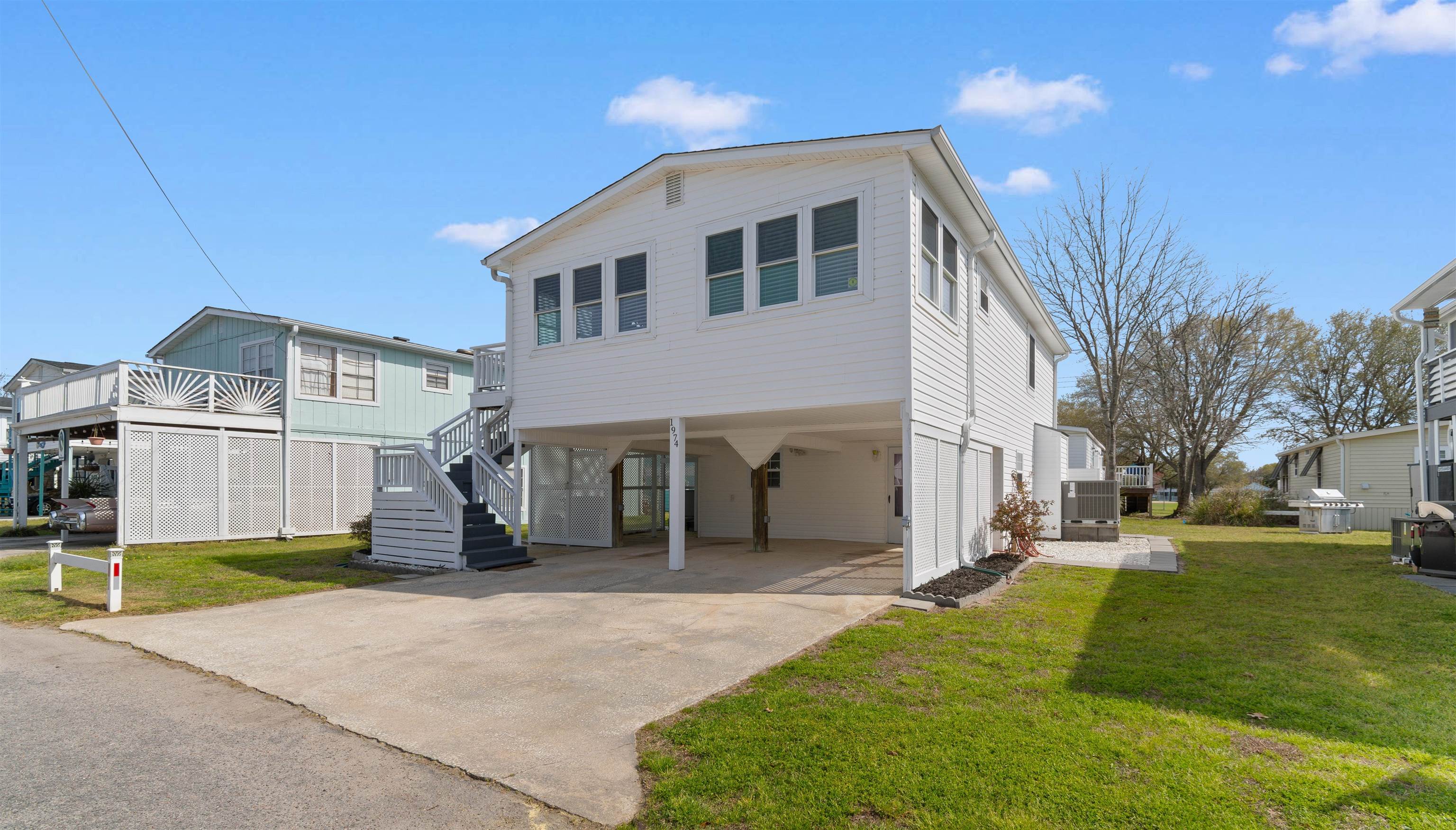 1974 Avocet Dr. Property Photo 3