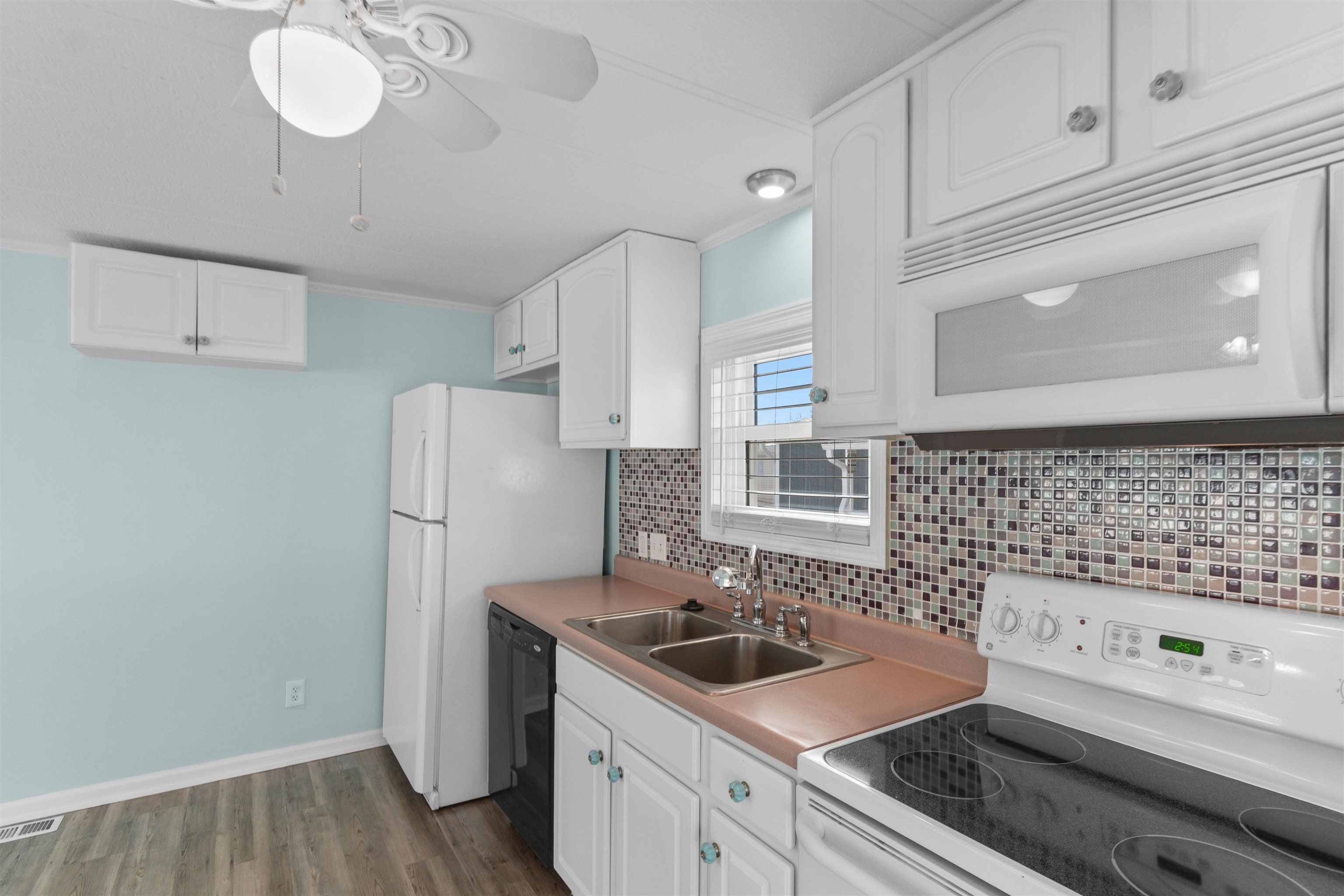 1974 Avocet Dr. Property Photo 6