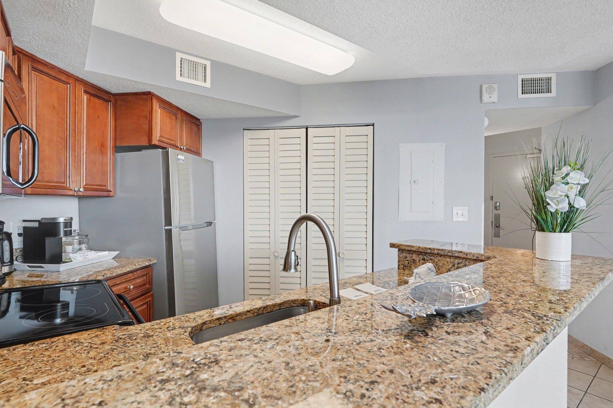 2504 N Ocean Blvd. Property Photo 8