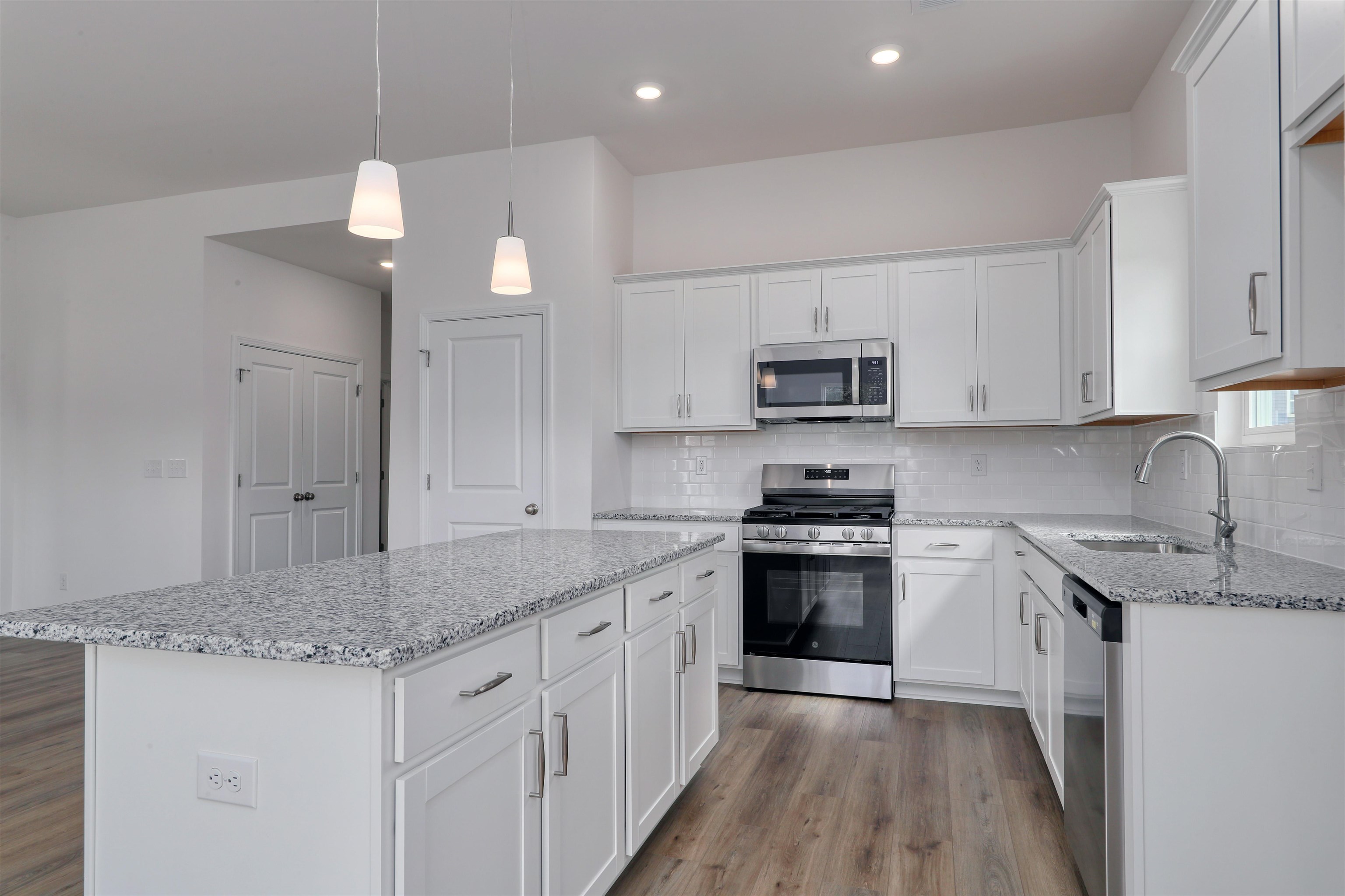 431 Atamasco Ct. Property Photo 8