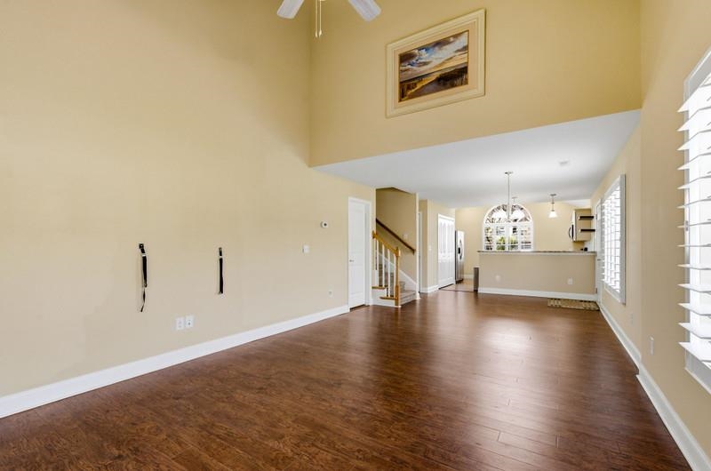 401 Rustic Ct. Property Photo 7