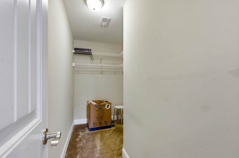 401 Rustic Ct. Property Photo 11