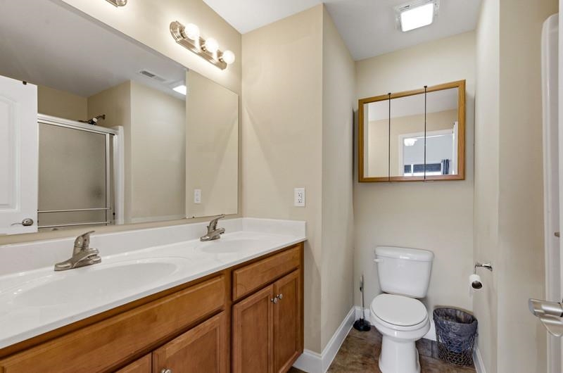 401 Rustic Ct. Property Photo 12