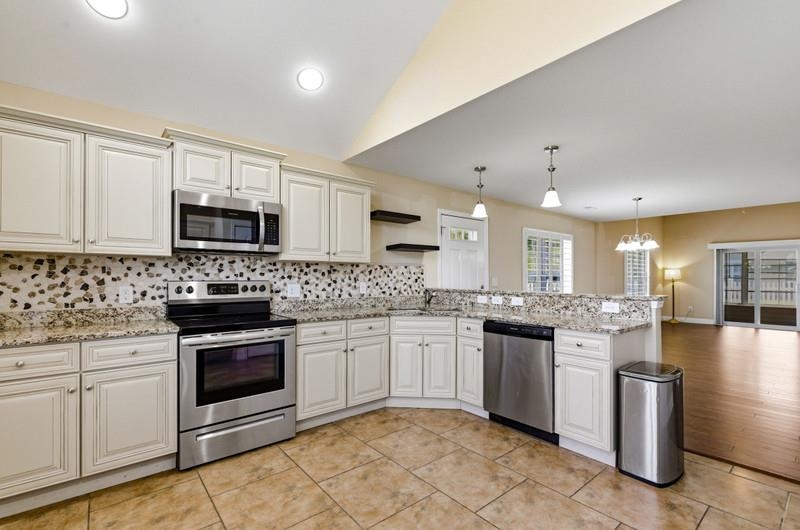 401 Rustic Ct. Property Photo 17