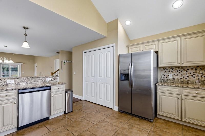 401 Rustic Ct. Property Photo 18
