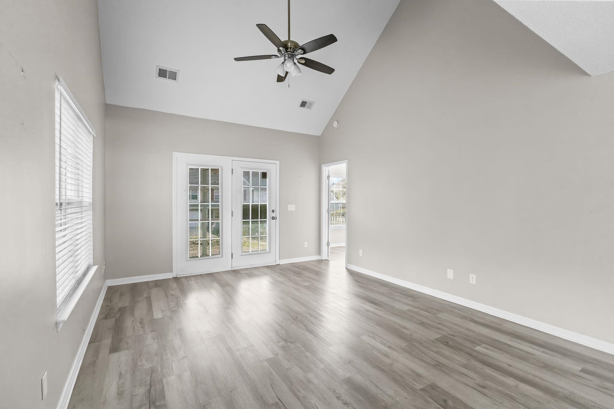 63 Pembroke Ln. Property Photo 6