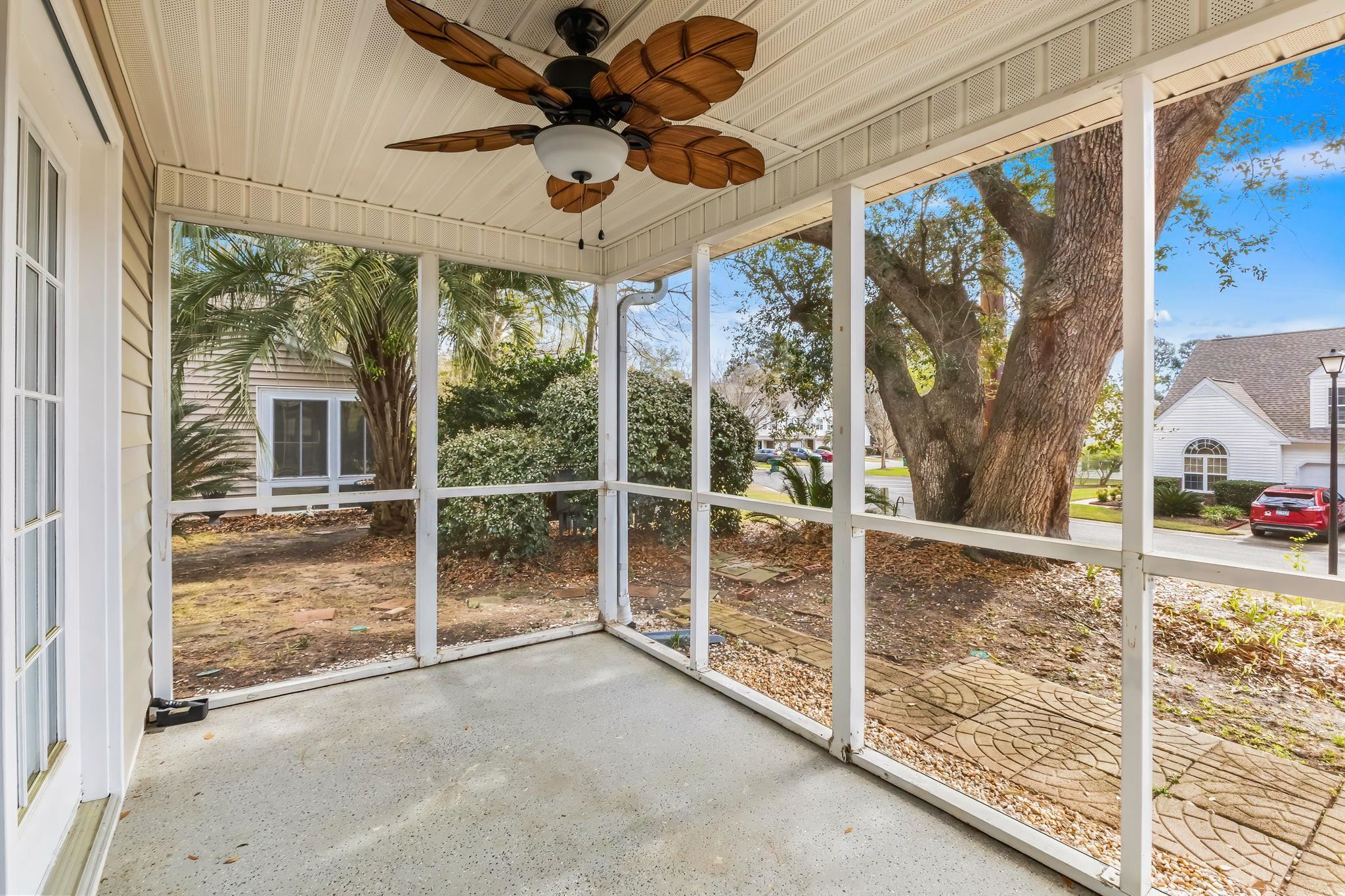 63 Pembroke Ln. Property Photo 18